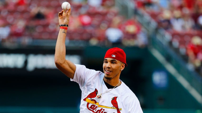 Celtics star and St. Louis native Jayson Tatum threw out the first pitch  before his bobblehead night at the Cardinals game ☘️🔥