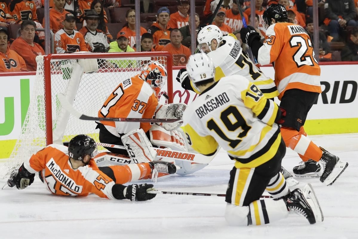 Flyers' penalize themselves in loss to NHL playoff Penguins