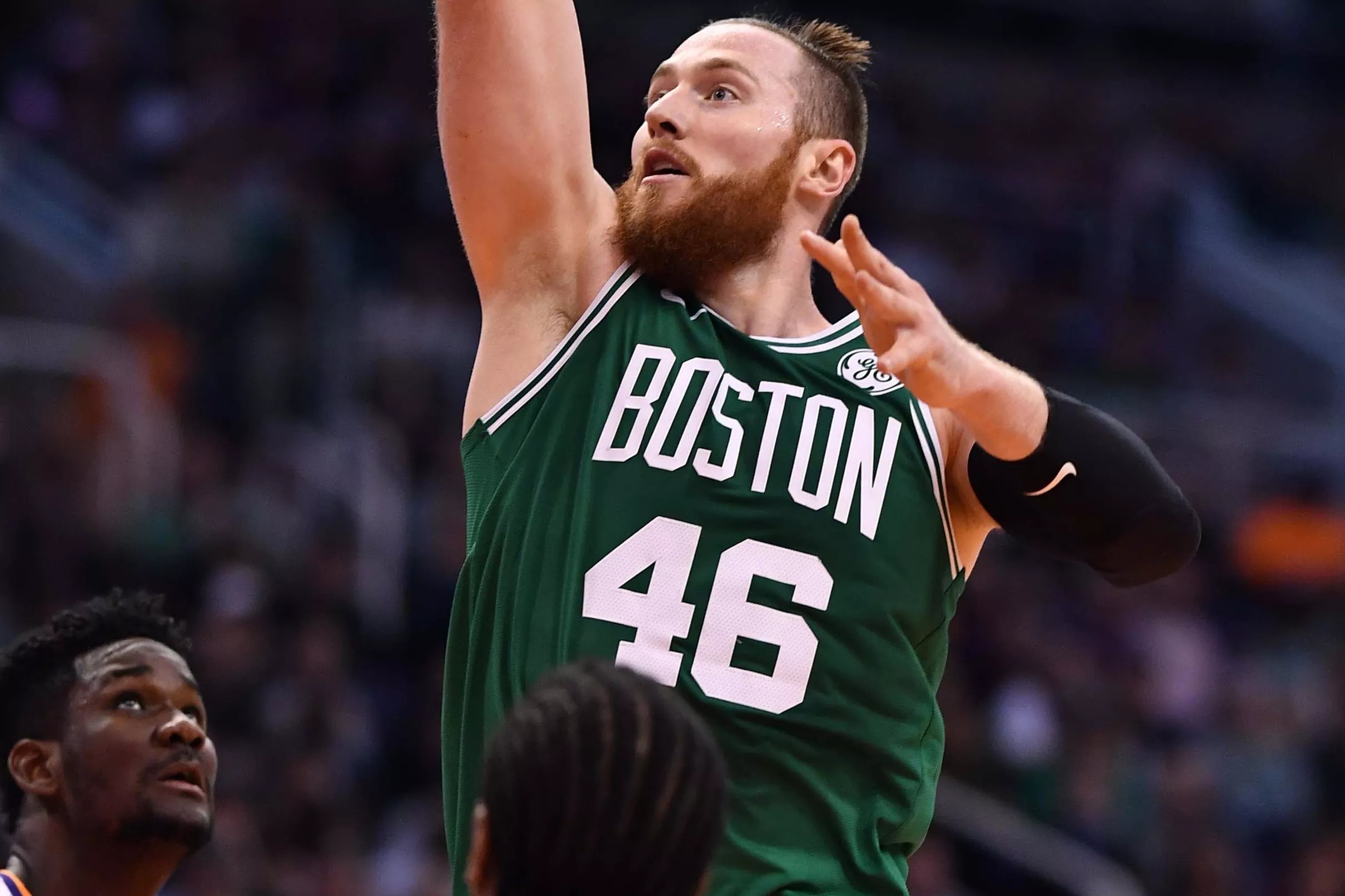 Celtics trade Aron Baynes and the 24th pick to the Phoenix Suns for