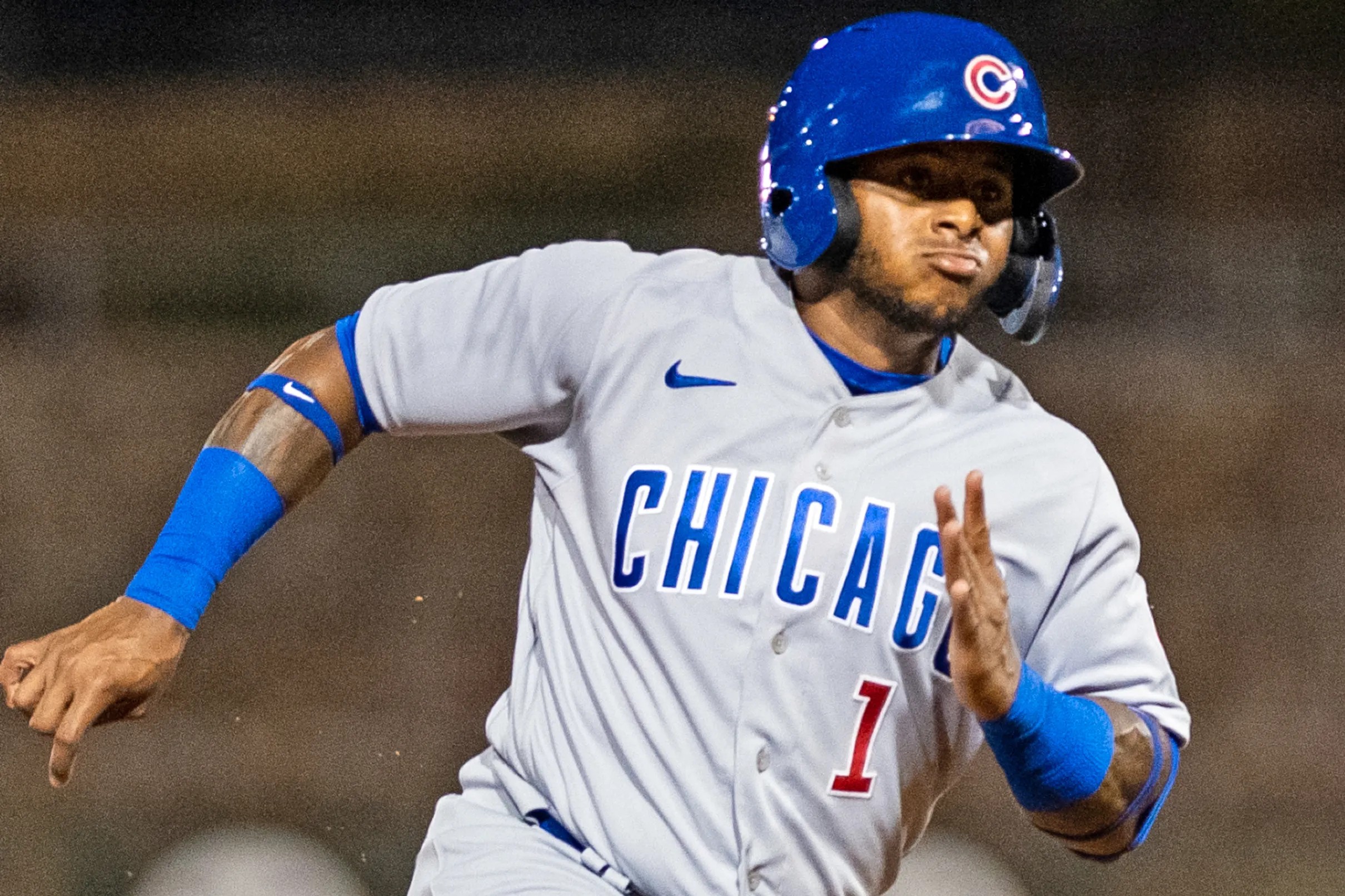 Cubs add Nelson Velázquez, Ethan Roberts to 40man roster