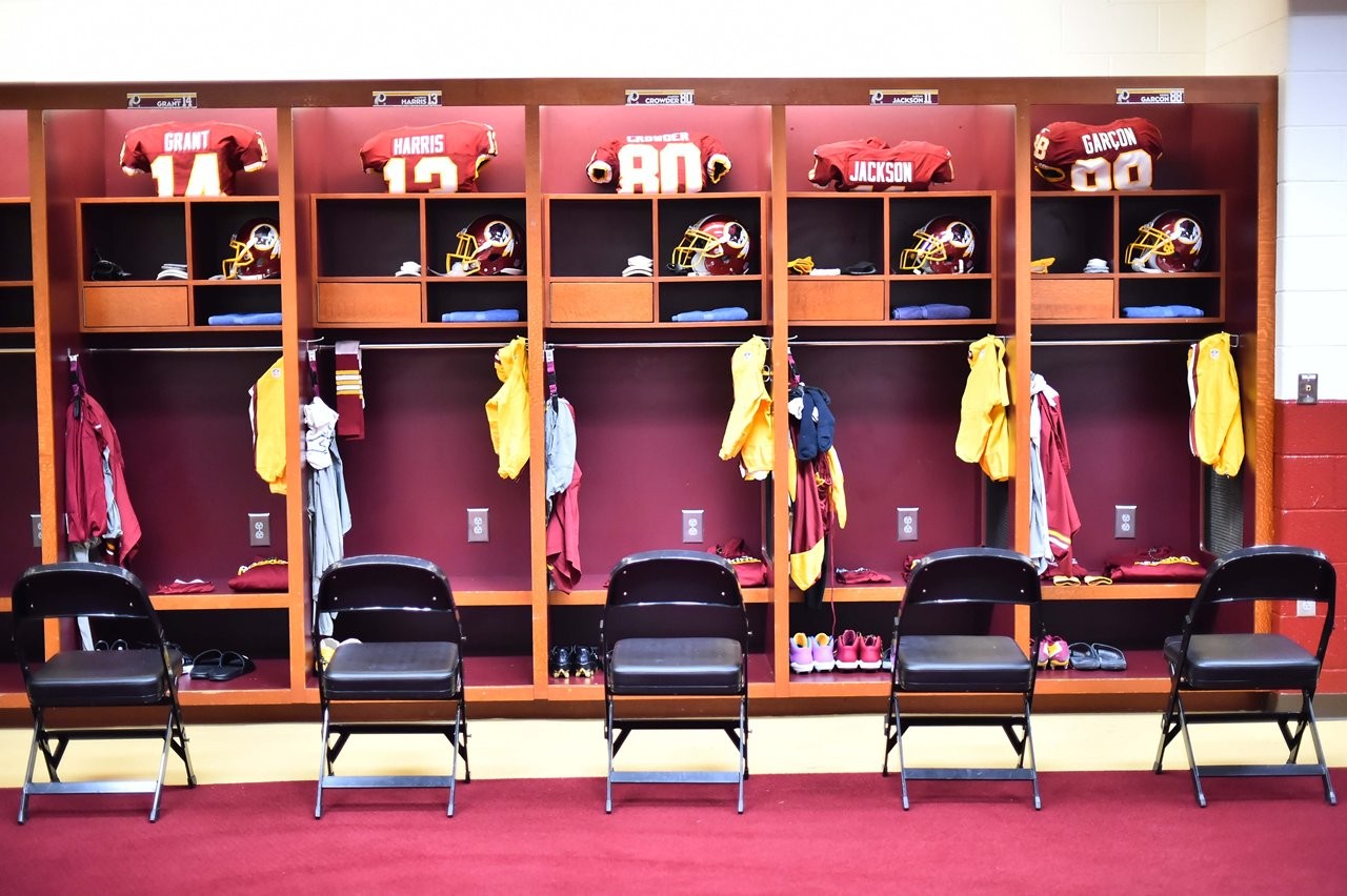 Photos Redskins Set Up Locker Room For Giants Game