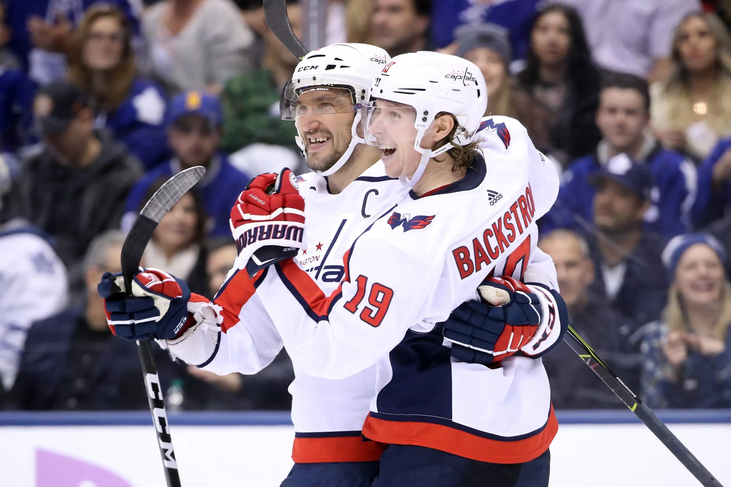 Sunday Caps Clips Back to His Old Tricks