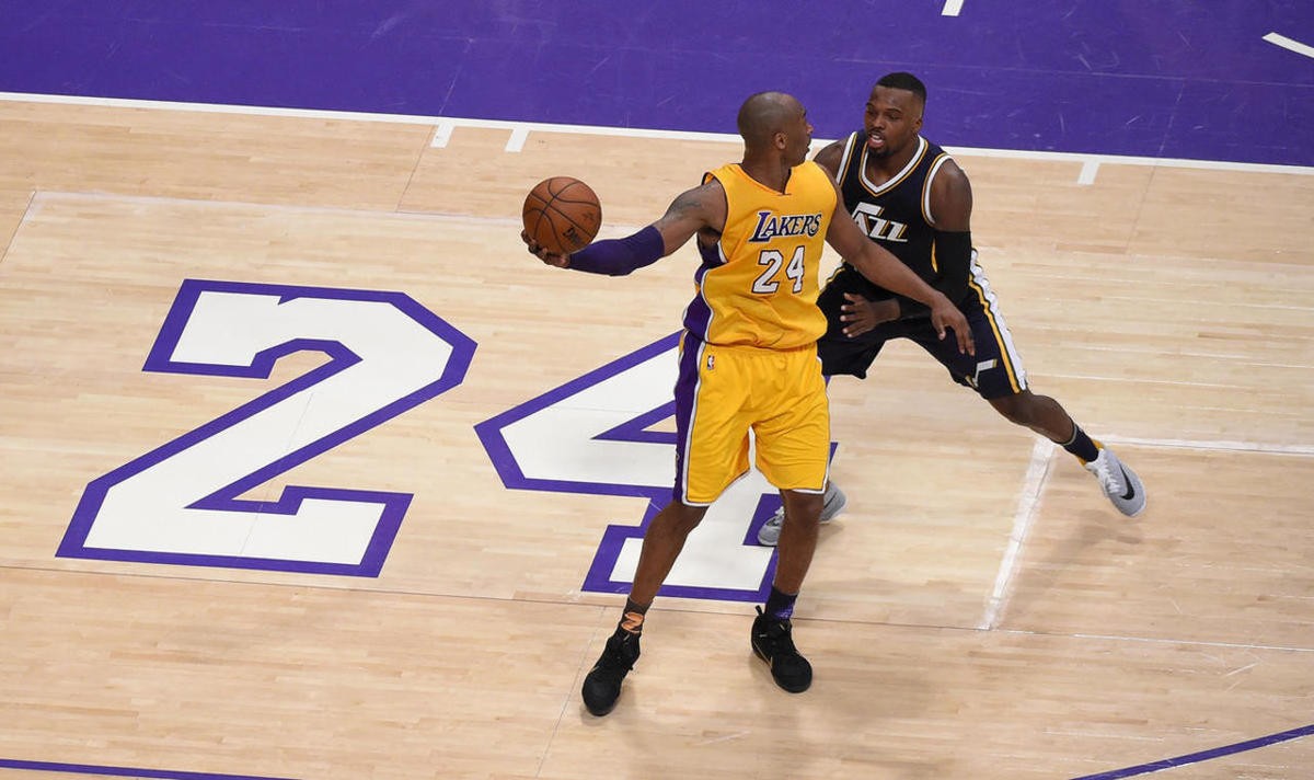 kobe 60 point game shoes
