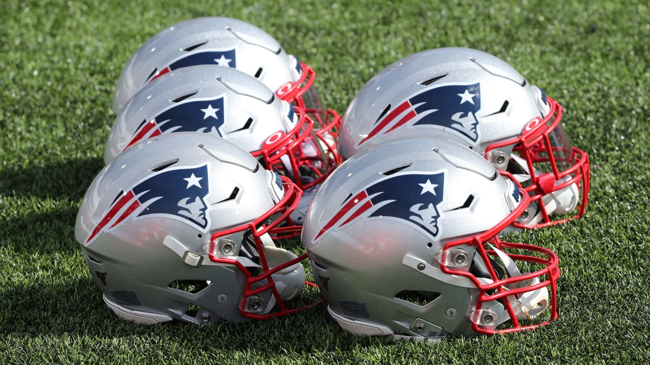 Patriots formally announce the signing of eight veteran free agents