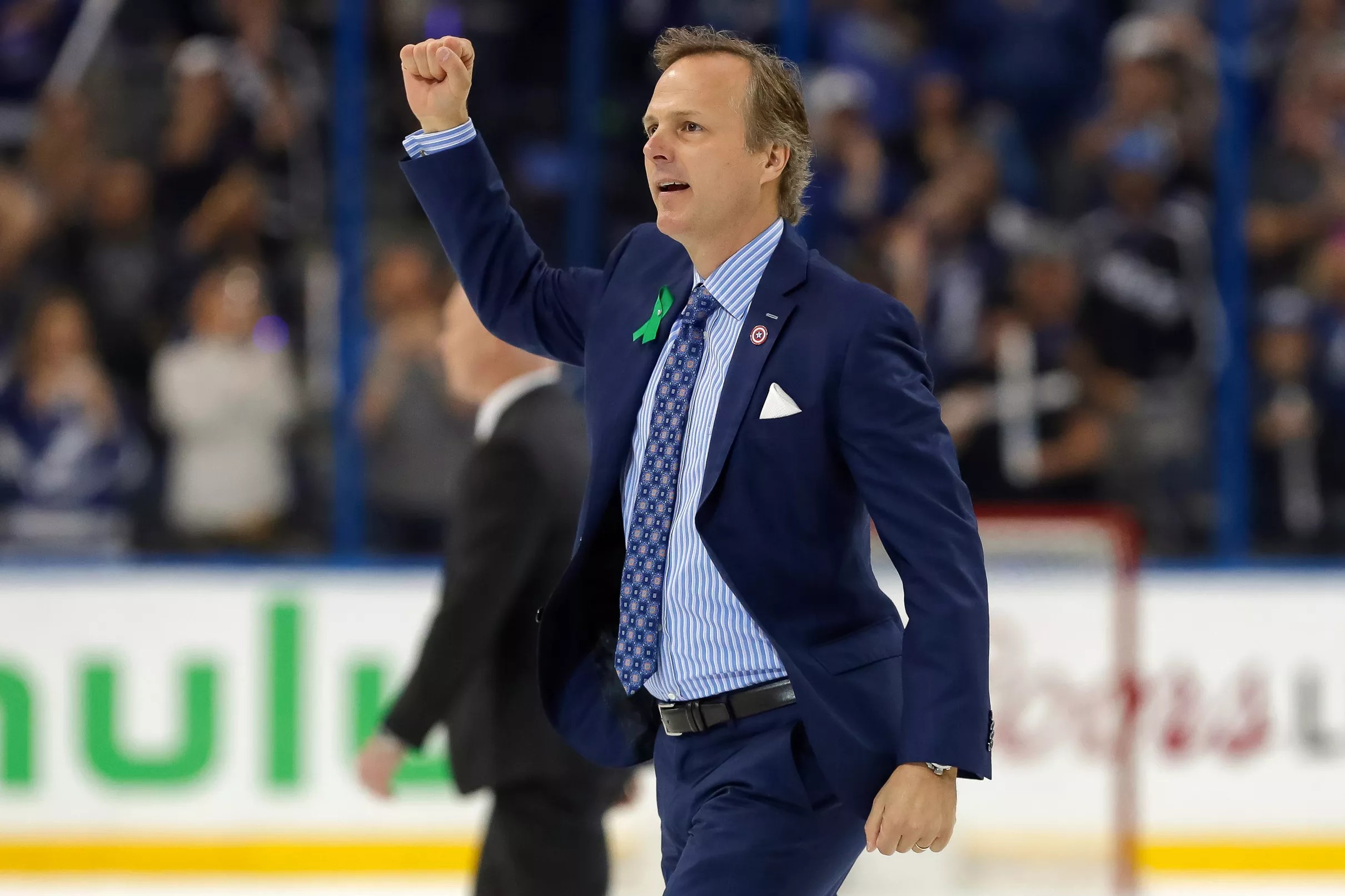 Tampa Bay Lightning resign head coach Jon Cooper