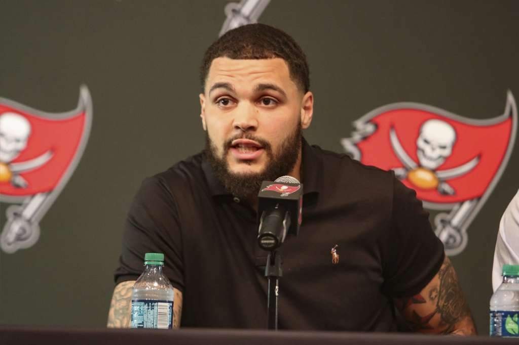 Bucs Mike Evans On New Contract ‘i Plan On Helping A Lot Of People