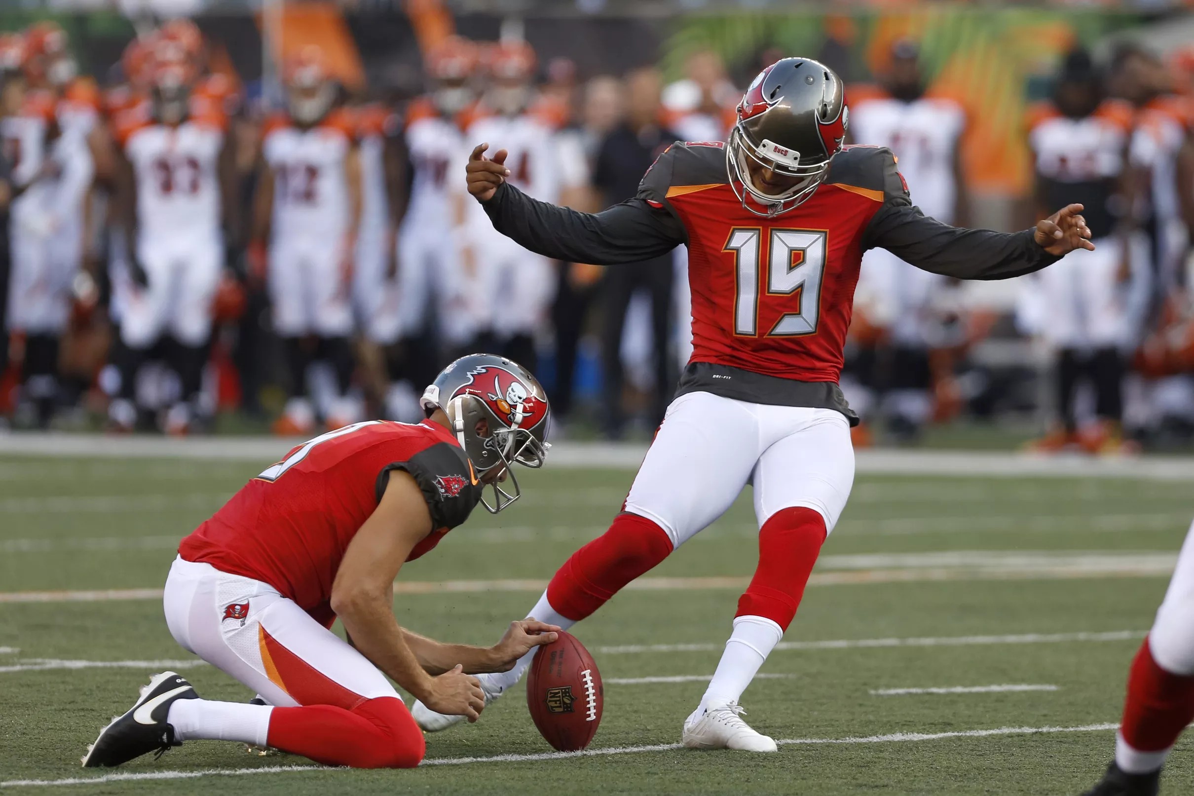 Buccaneers schedule tryouts for “at least four kickers”