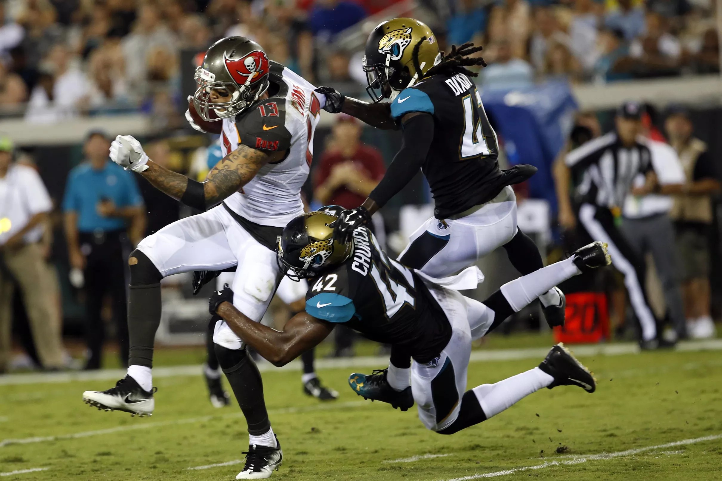 Watch Bucs receivers embarrass Jaguars defenders