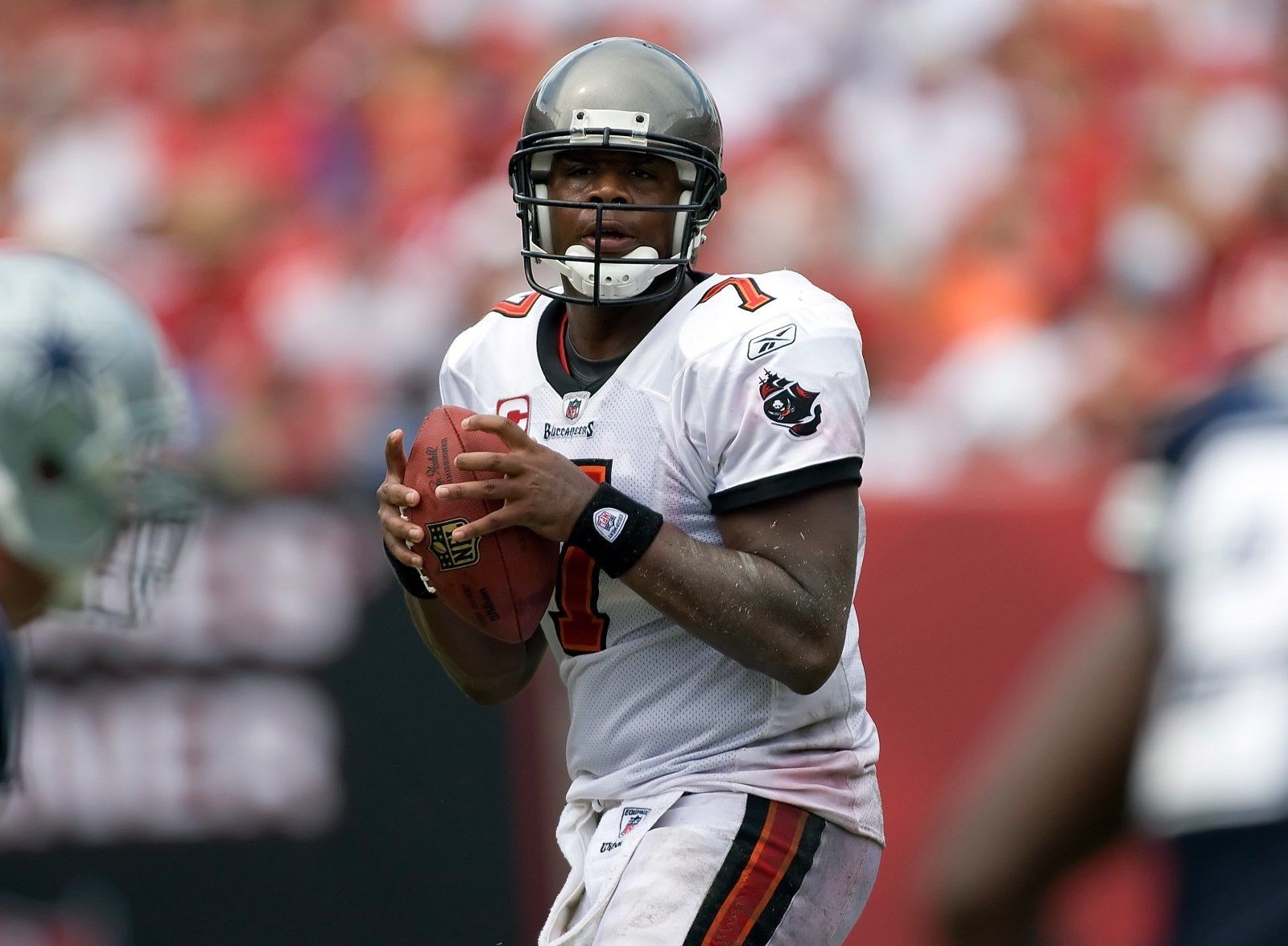 Tampa Bay Buccaneers: Offensive Coordinator Byron Leftwich is a “rising star”