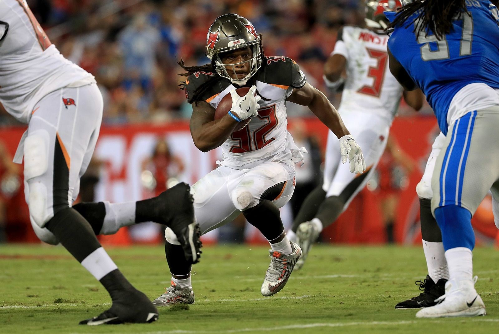 Former Buccaneers Running Back Signs With Division Rival Saints