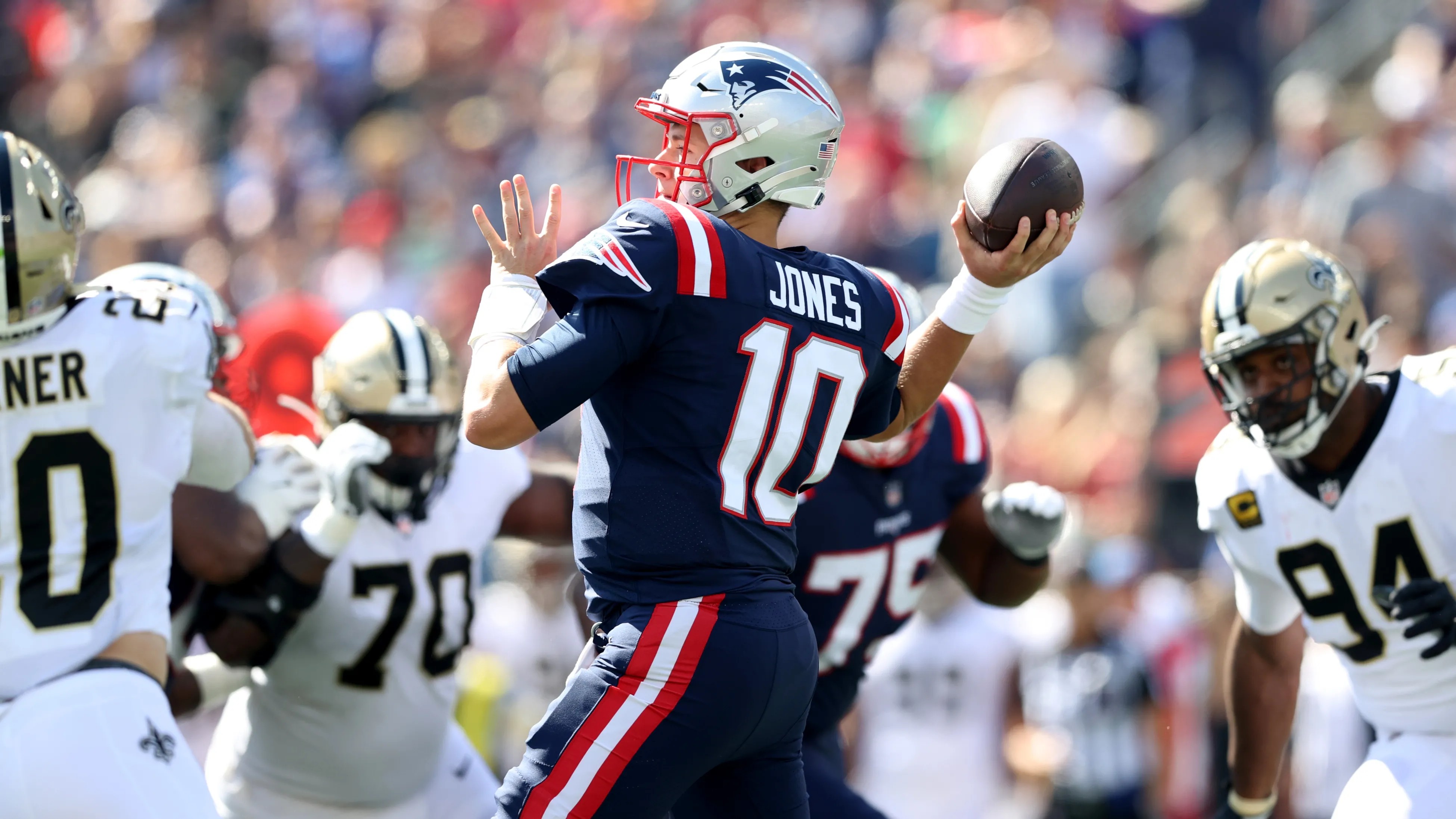 Take a first look at Mac Jones in his new No. 10 jersey - Pats Pulpit