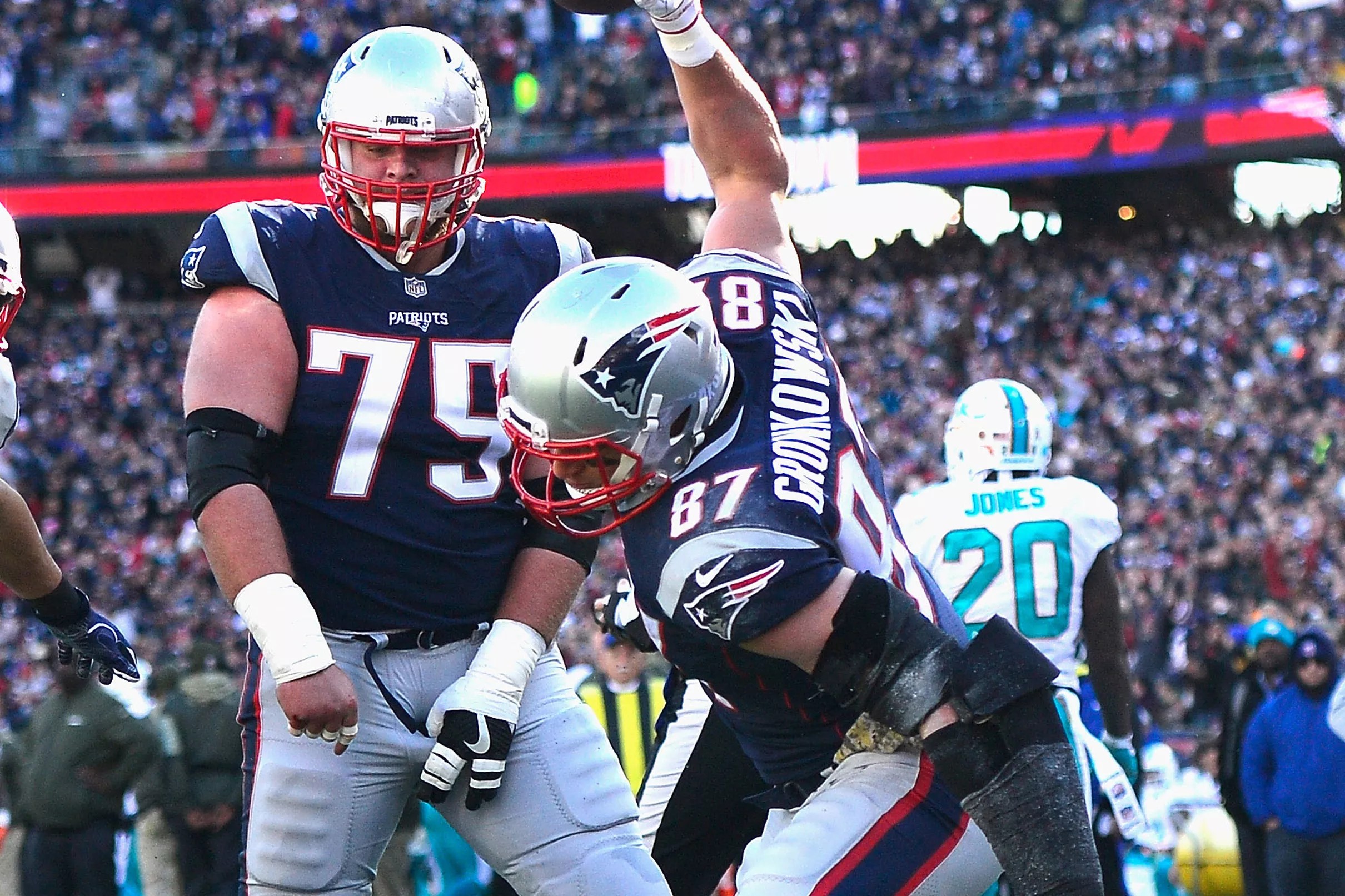 Patriots-Dolphins: Watch Rob Gronkowski Set A Team Record With His ...