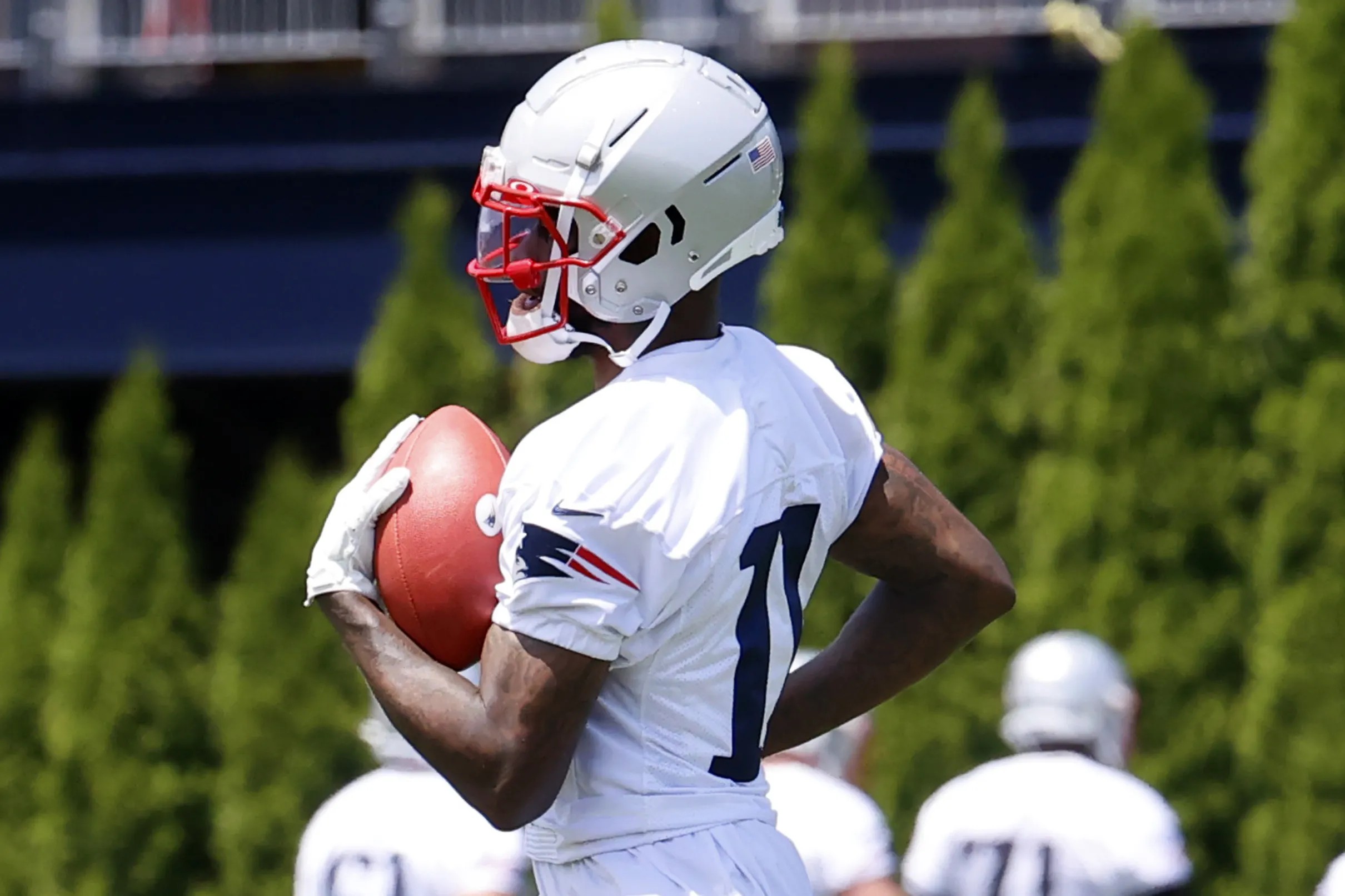 DeVante Parker likely taking Julian Edelman's old No. 11 Patriots