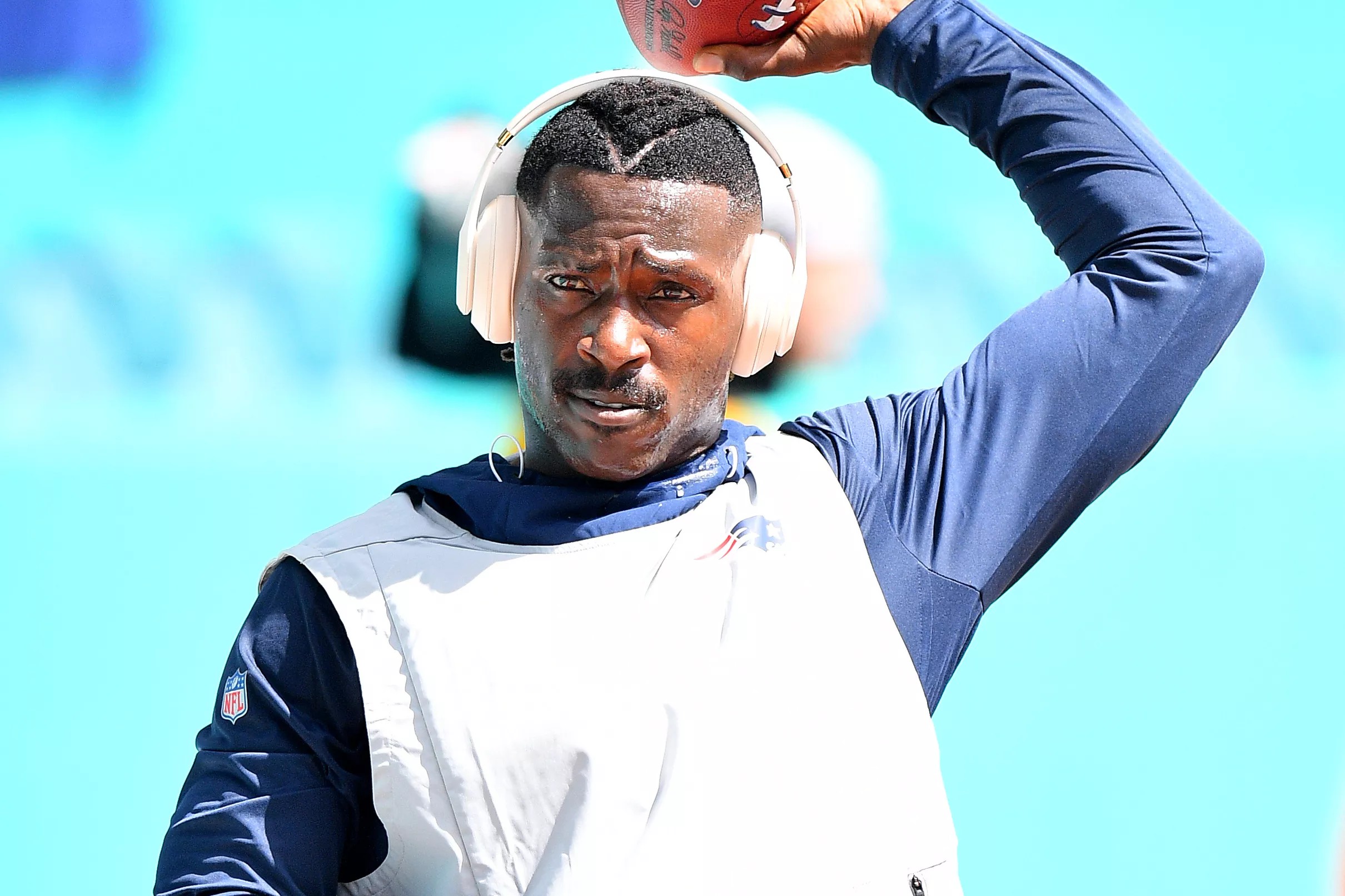 Aj Brown Vs. Antonio Brown: The Ultimate Wide Receiver Showdown - 33r3l77