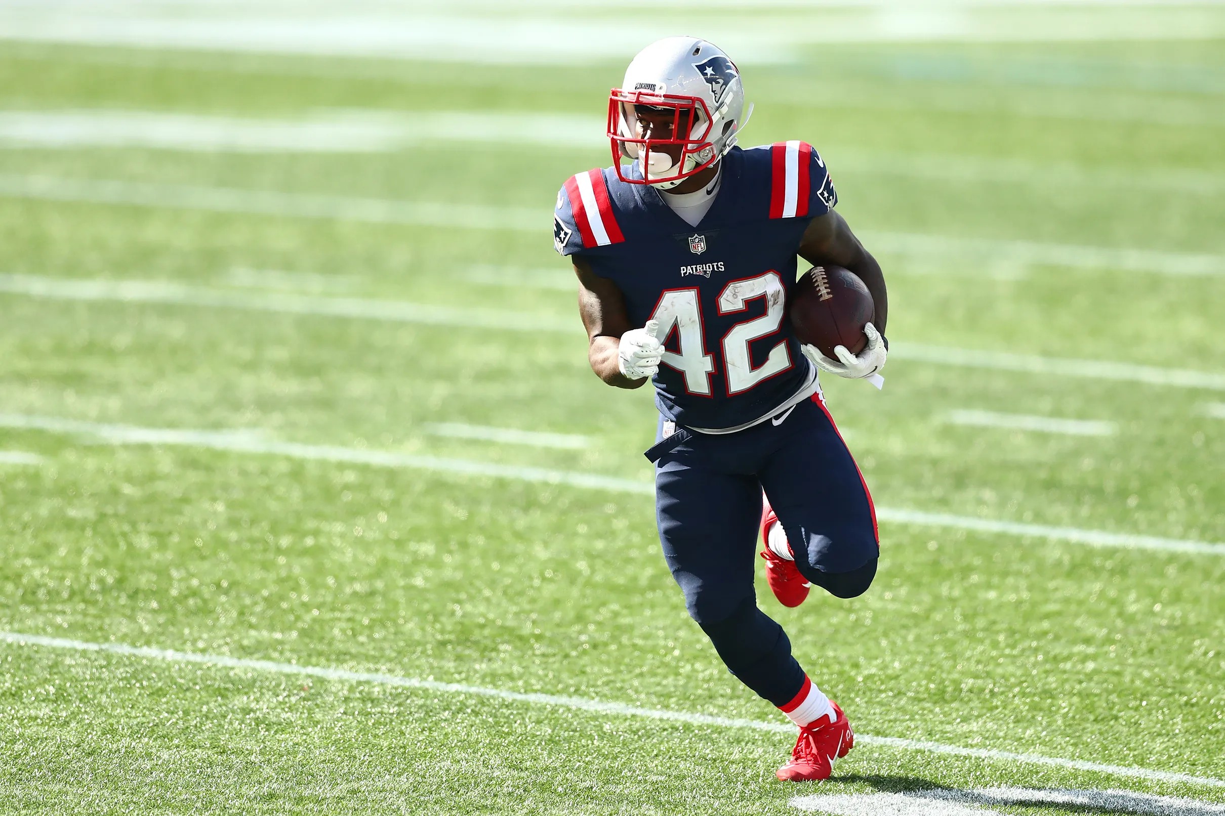 patriots-2021-roster-breakdown-j-j-taylor-could-play-a-more-prominent