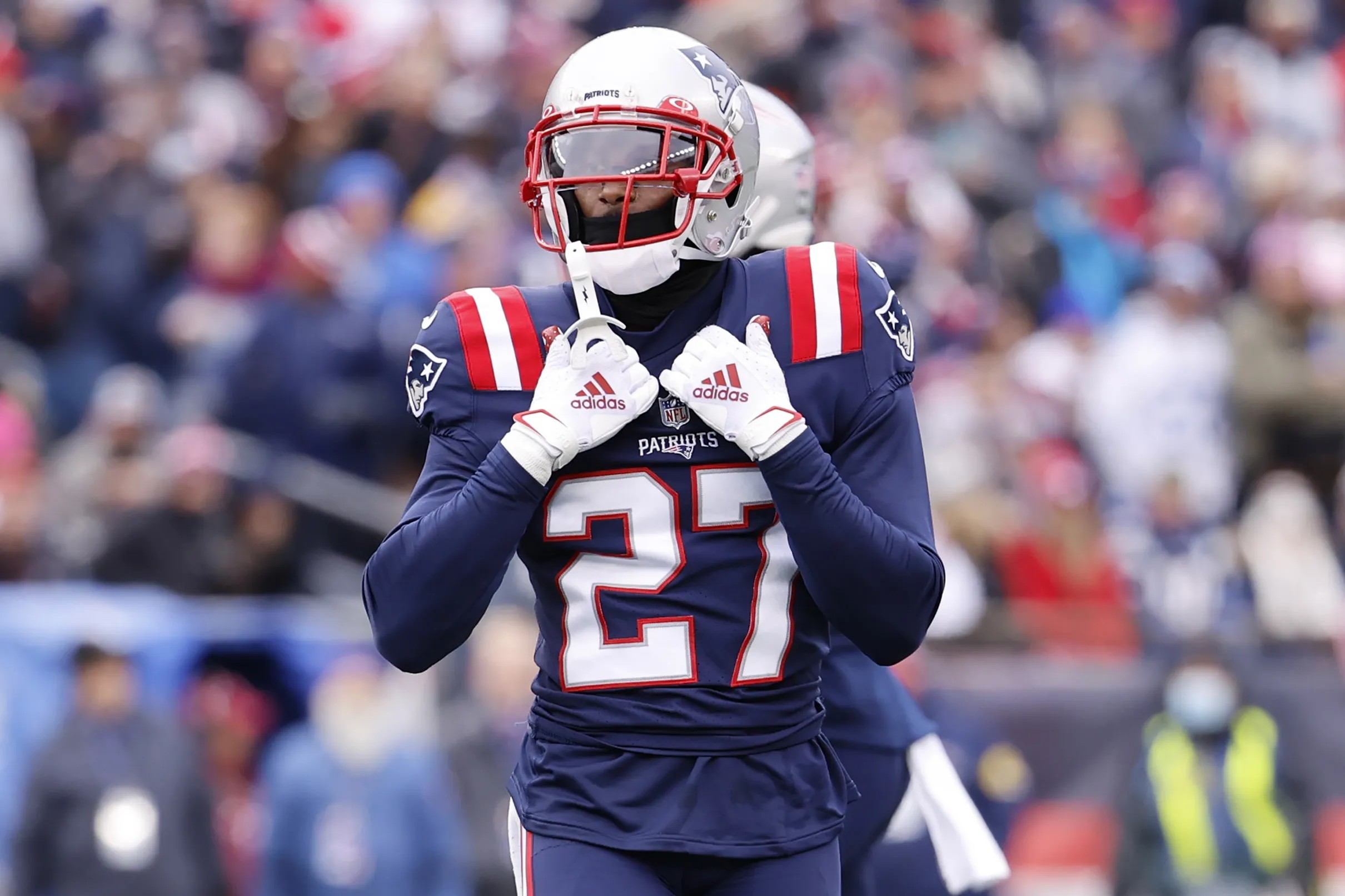 Patriots free agent Jackson agrees to mega-deal with Chargers