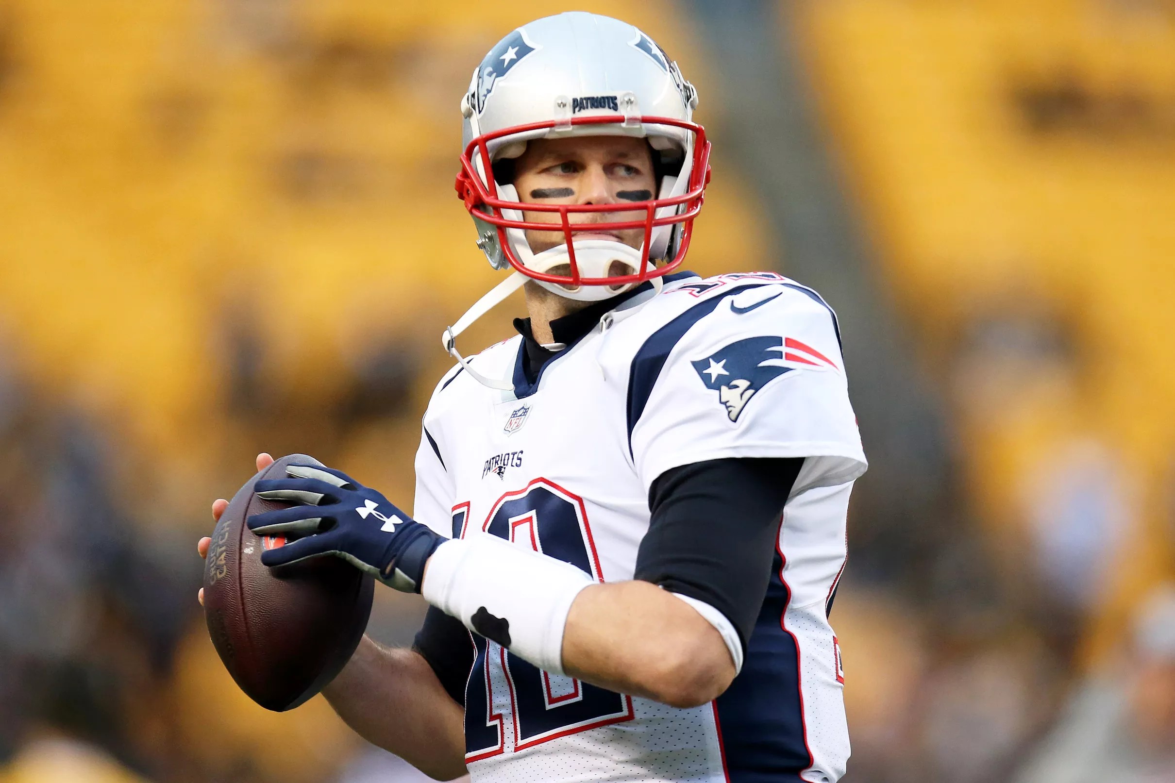 Patriots quarterback Tom Brady explains what makes a good road team