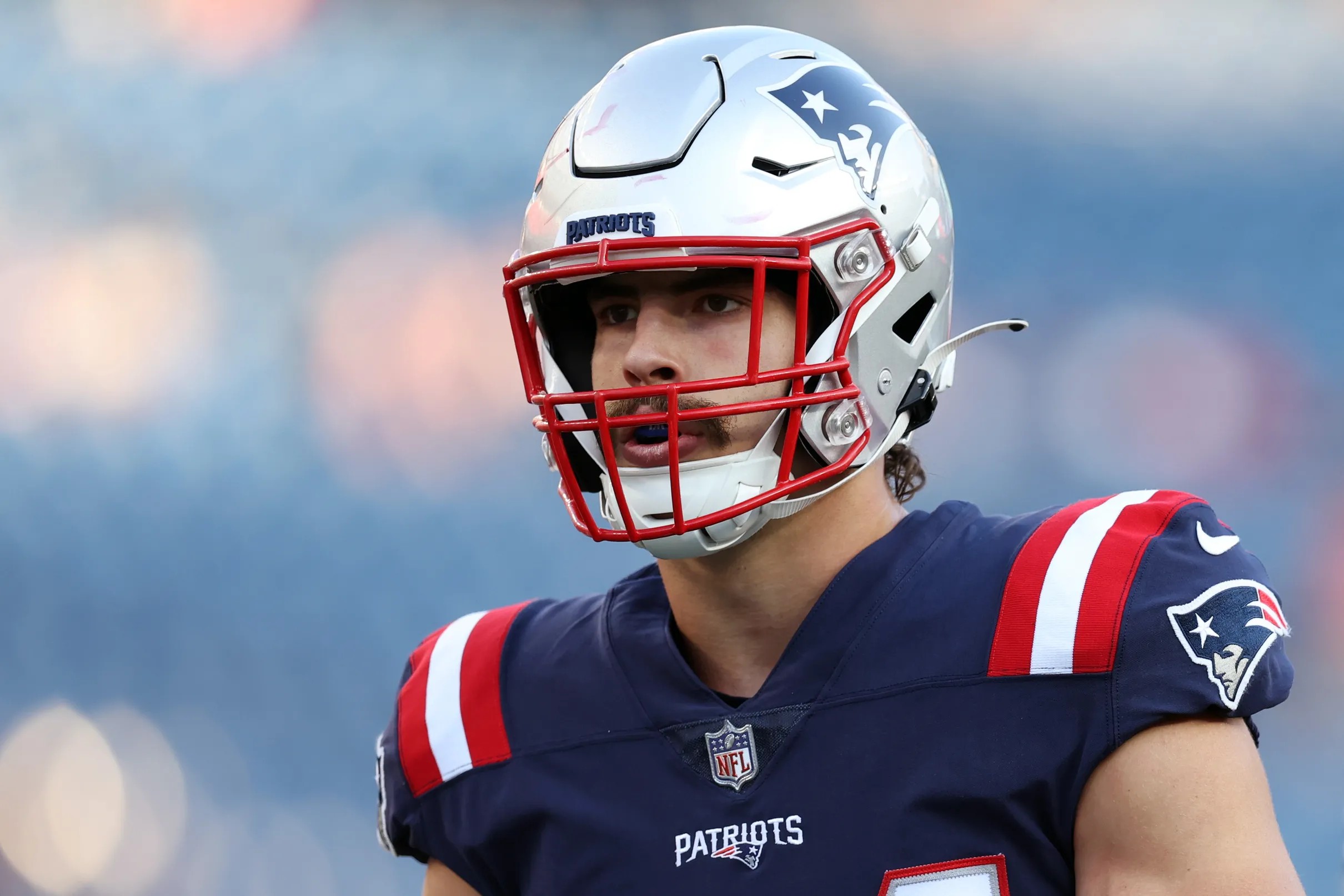 patriots-tight-end-jonnu-smith-reportedly-suffers-low-ankle-sprain-on-sunday-that-isn-t