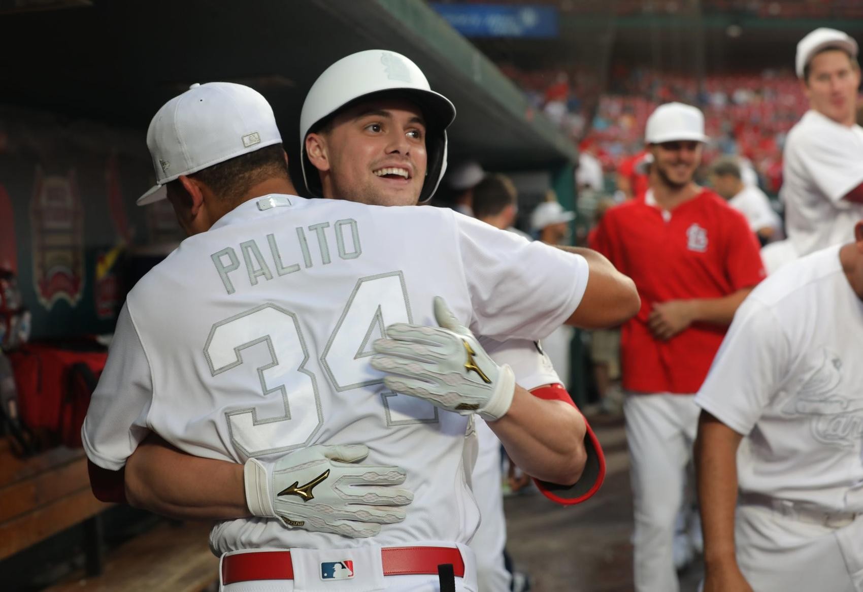 Cards' Thomas has fractured wrist; O'Neill taken off IL