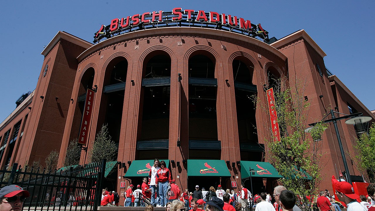 St. Louis Cardinals on X: Heading downtown for the #WinterClassic