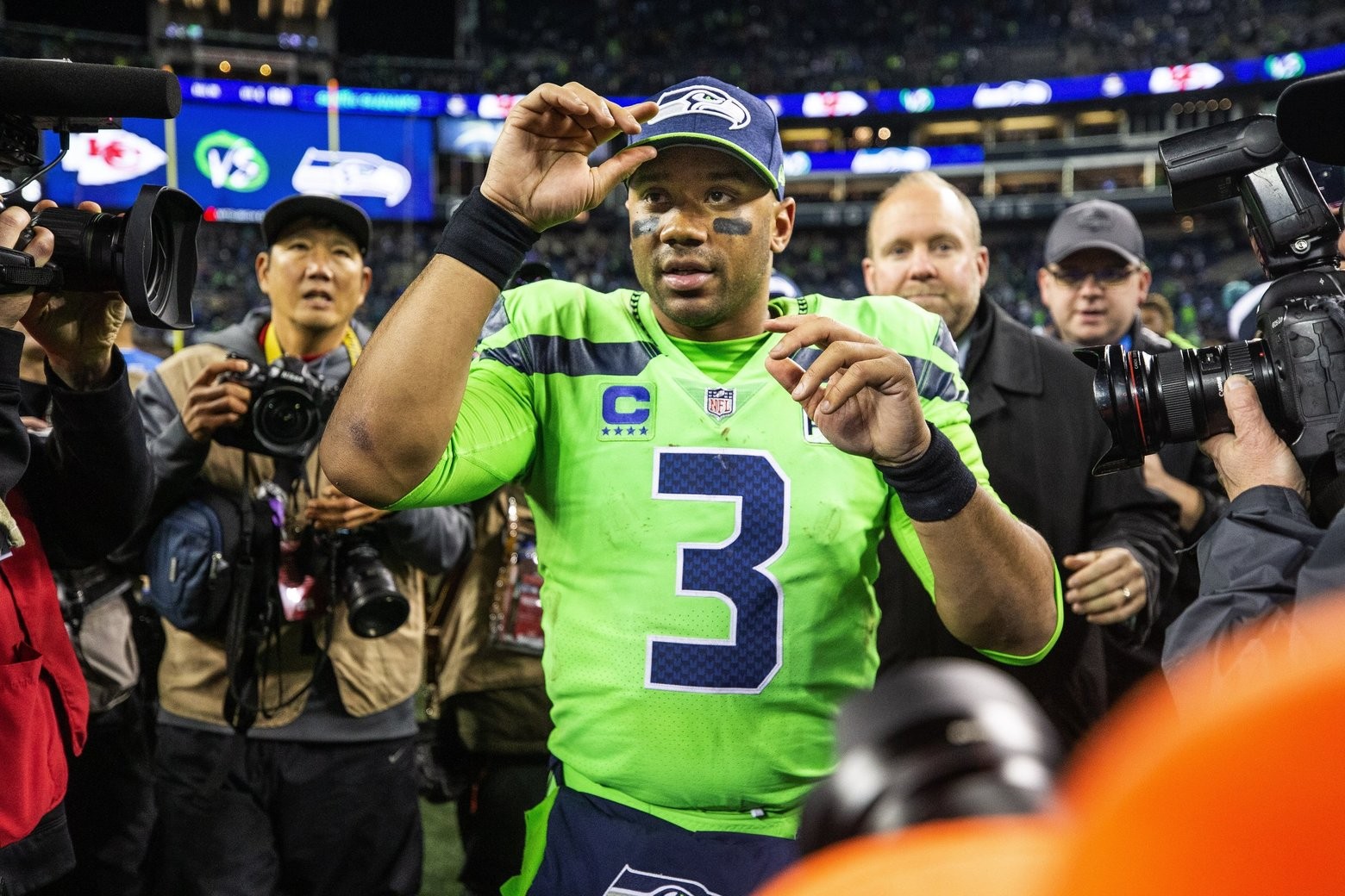 inside-russell-wilson-s-negotiations-with-the-seahawks-why-the-no-trade-clause-was-key