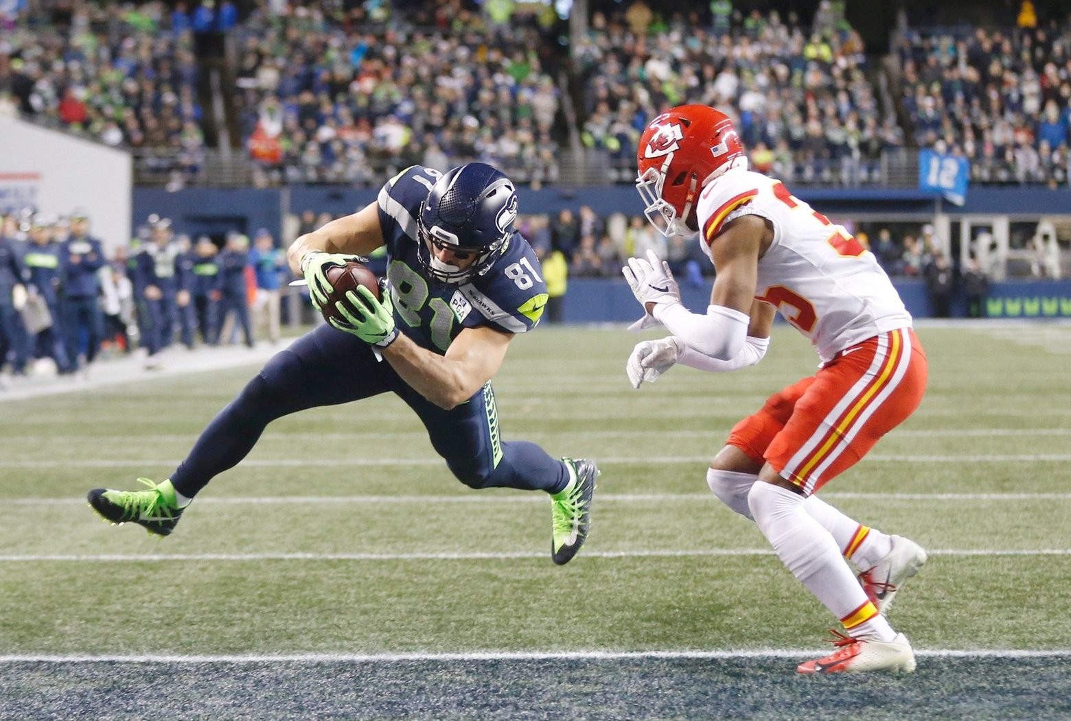 Seahawks trade tight end Nick to Steelers, with Luke Willson