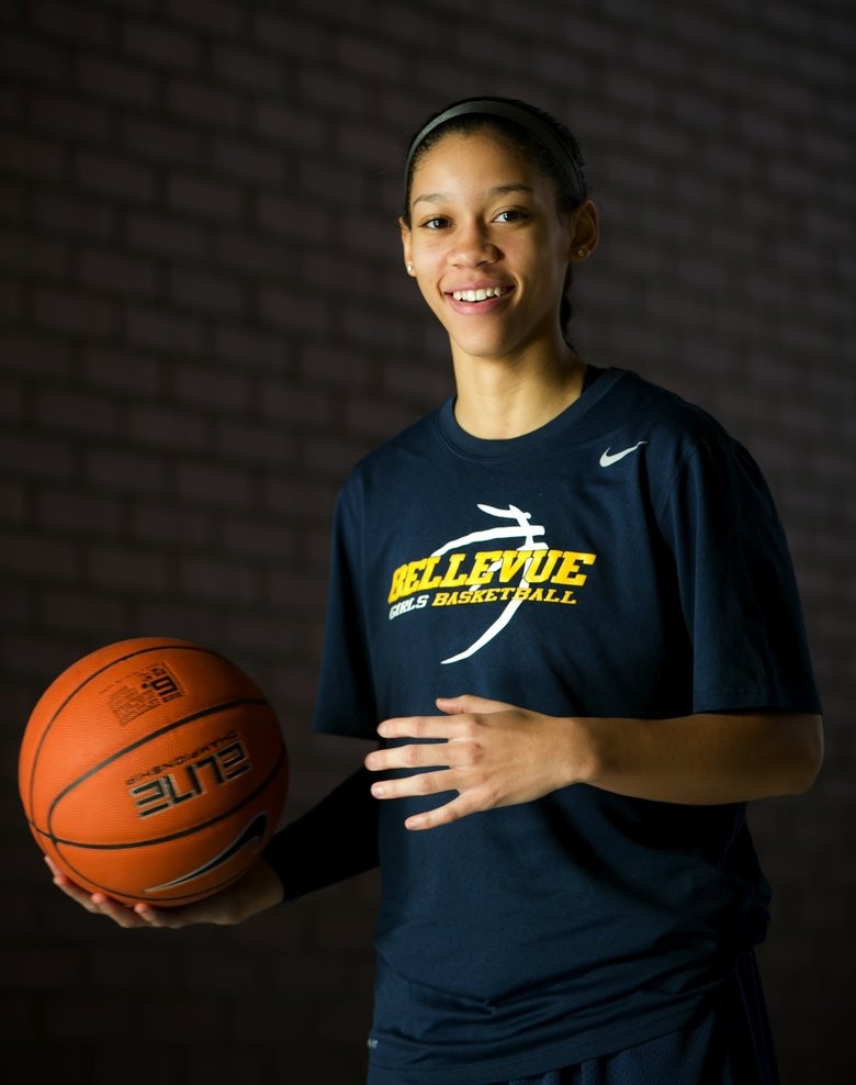 Russell Wilson’s sister, Anna, makes her own name as a Bellevue High basketball star