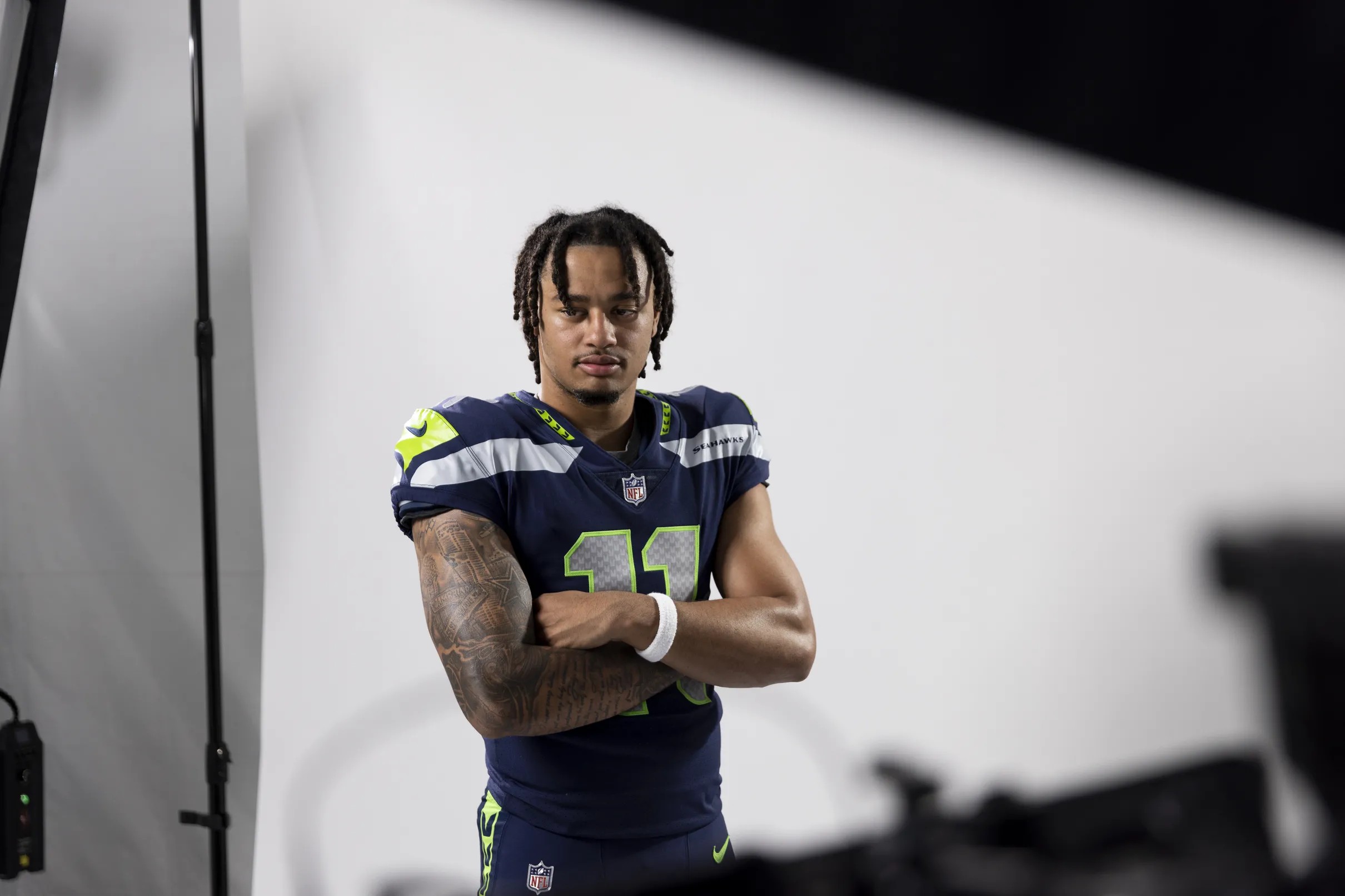 Video Jaxon Smith Njigba Gets The Better Of Devon Witherspoon In Seahawks Rookie Vs Rookie Drill