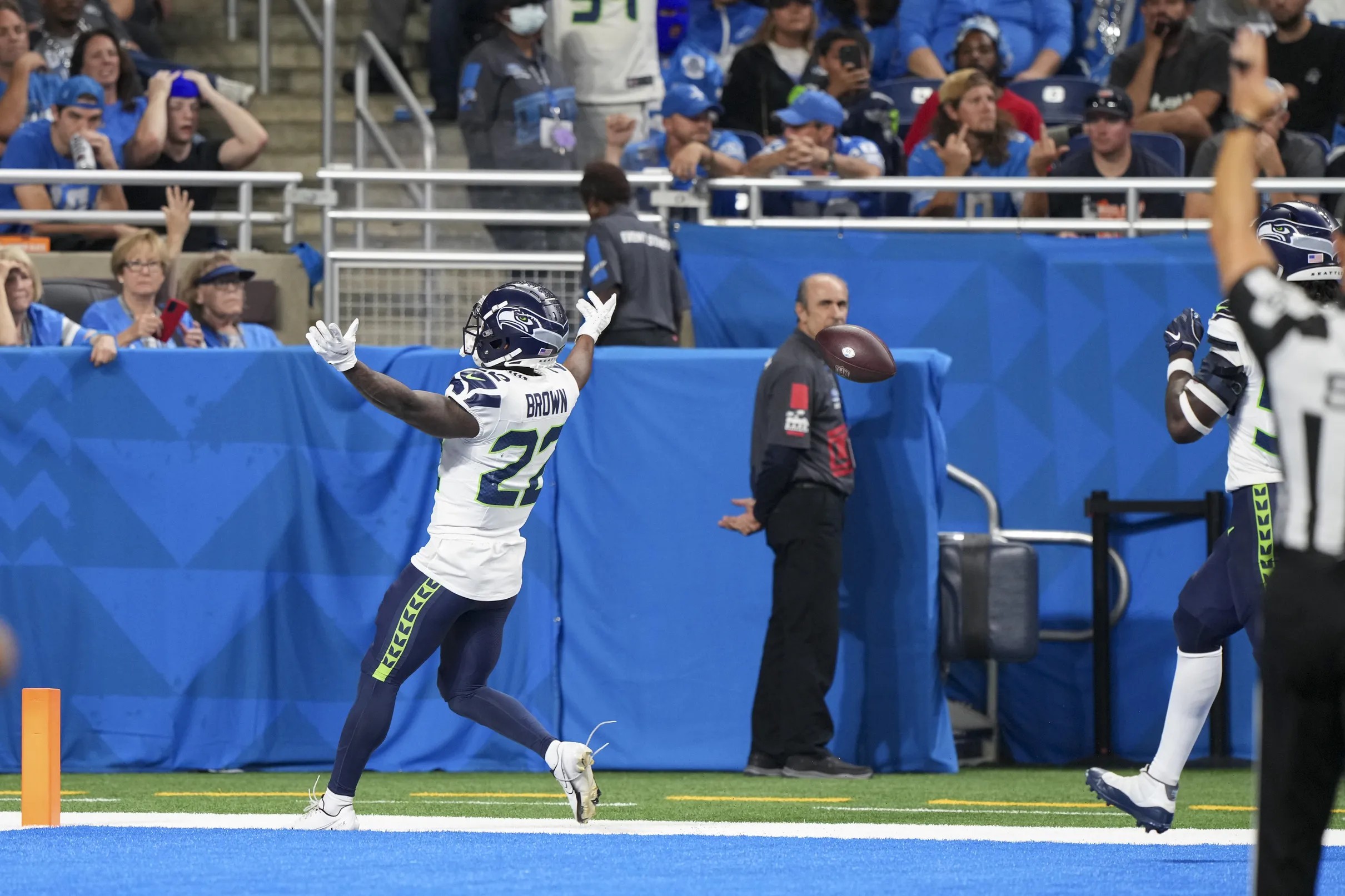 Seahawks cornerback Riq Woolen unlikely to play vs. Panthers with chest  injury