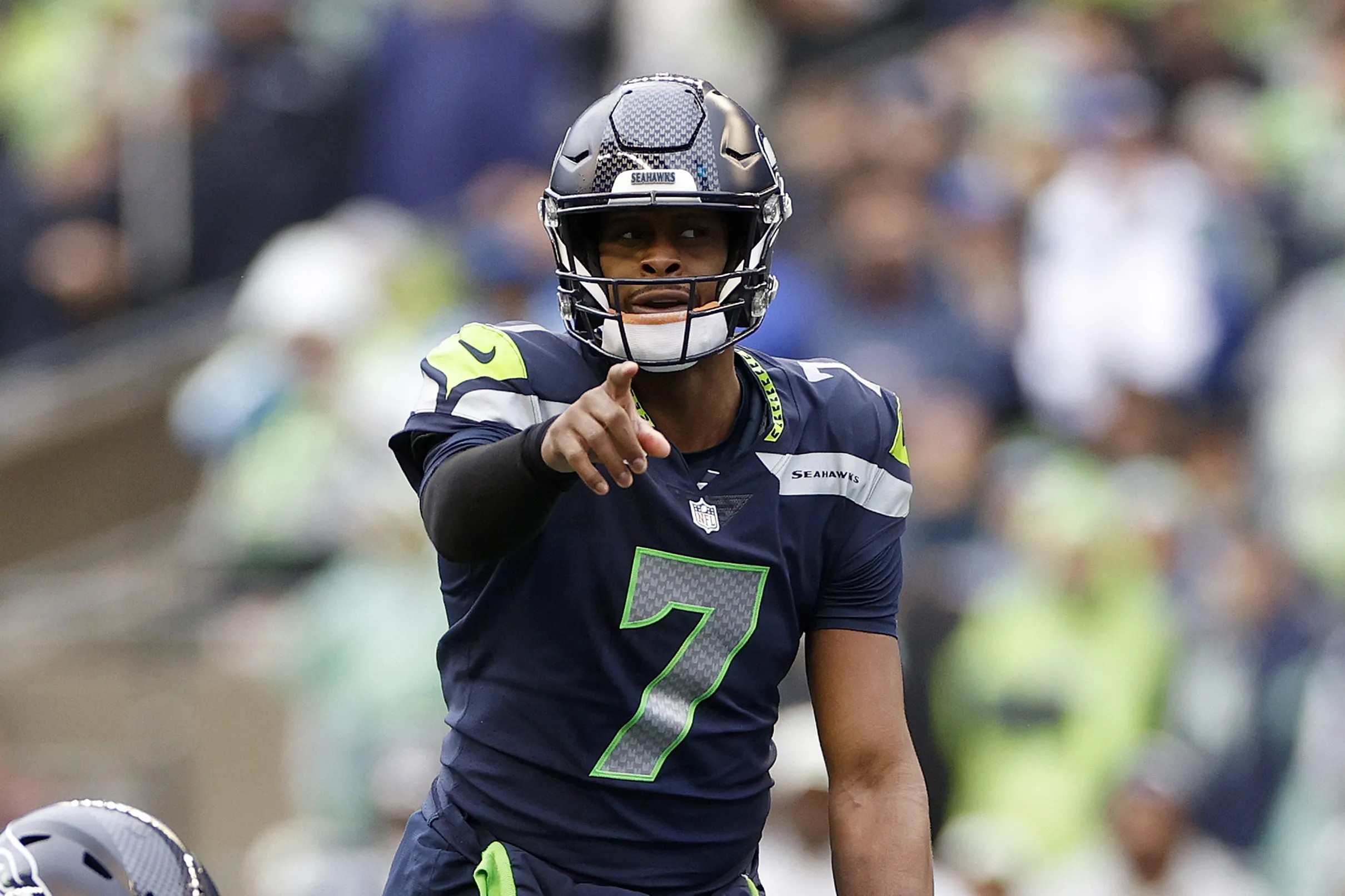 Report: Pro Bowl QB Geno Smith will be back with Seahawks in 2023 - Field  Gulls