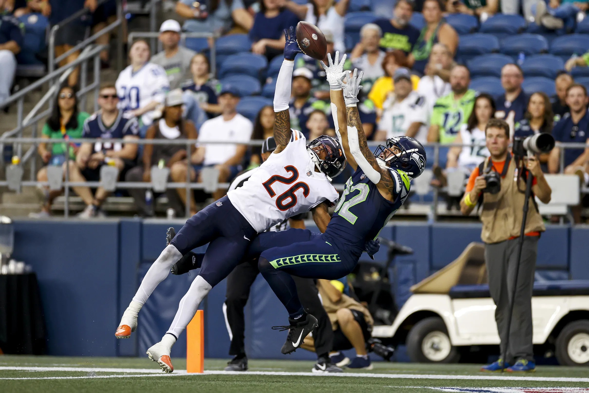 Seahawks announce signing of 12 players to practice squad roster