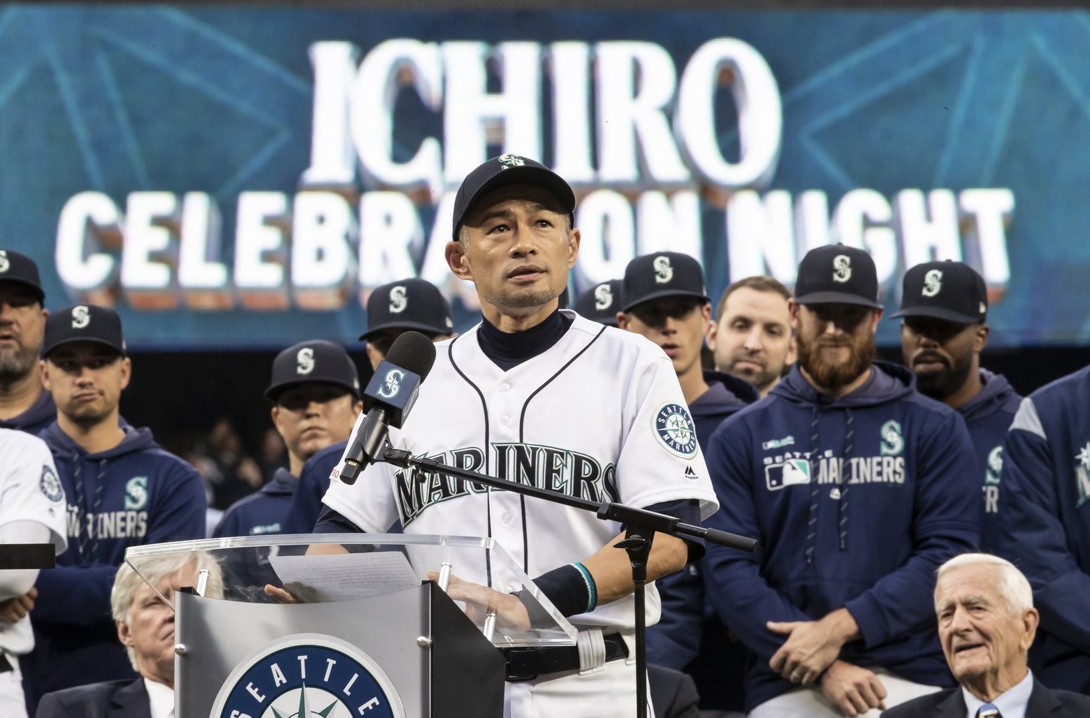 ‘Thank you, Seattle … Now let’s play baseball’ Ichiro delivers speech