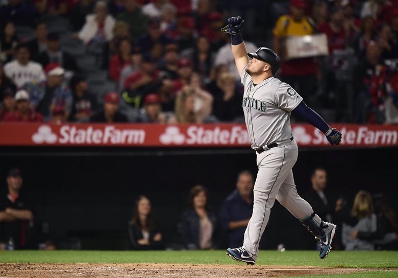 Mariners continue to live by the longball as they hit four more in 53