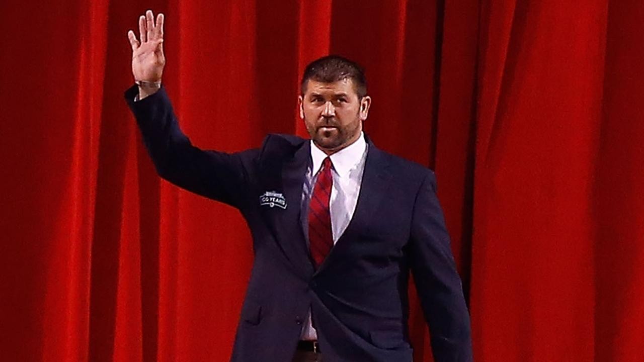 Mariners interview Varitek for manager