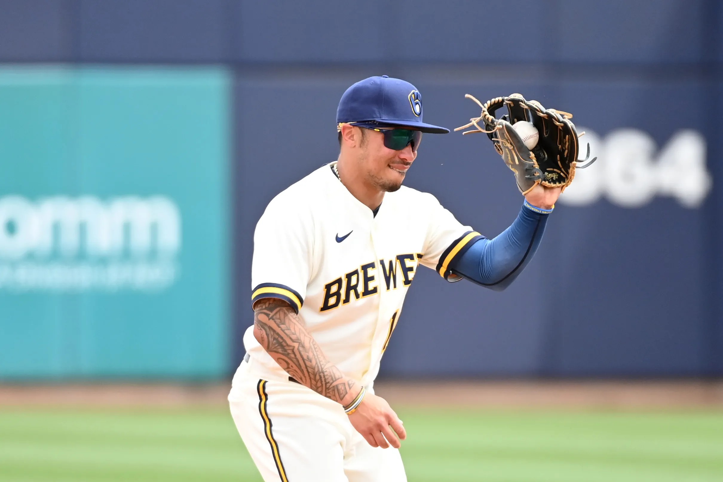 Kolten Wong finally is a Seattle Mariner as Brewers trade for Jesse