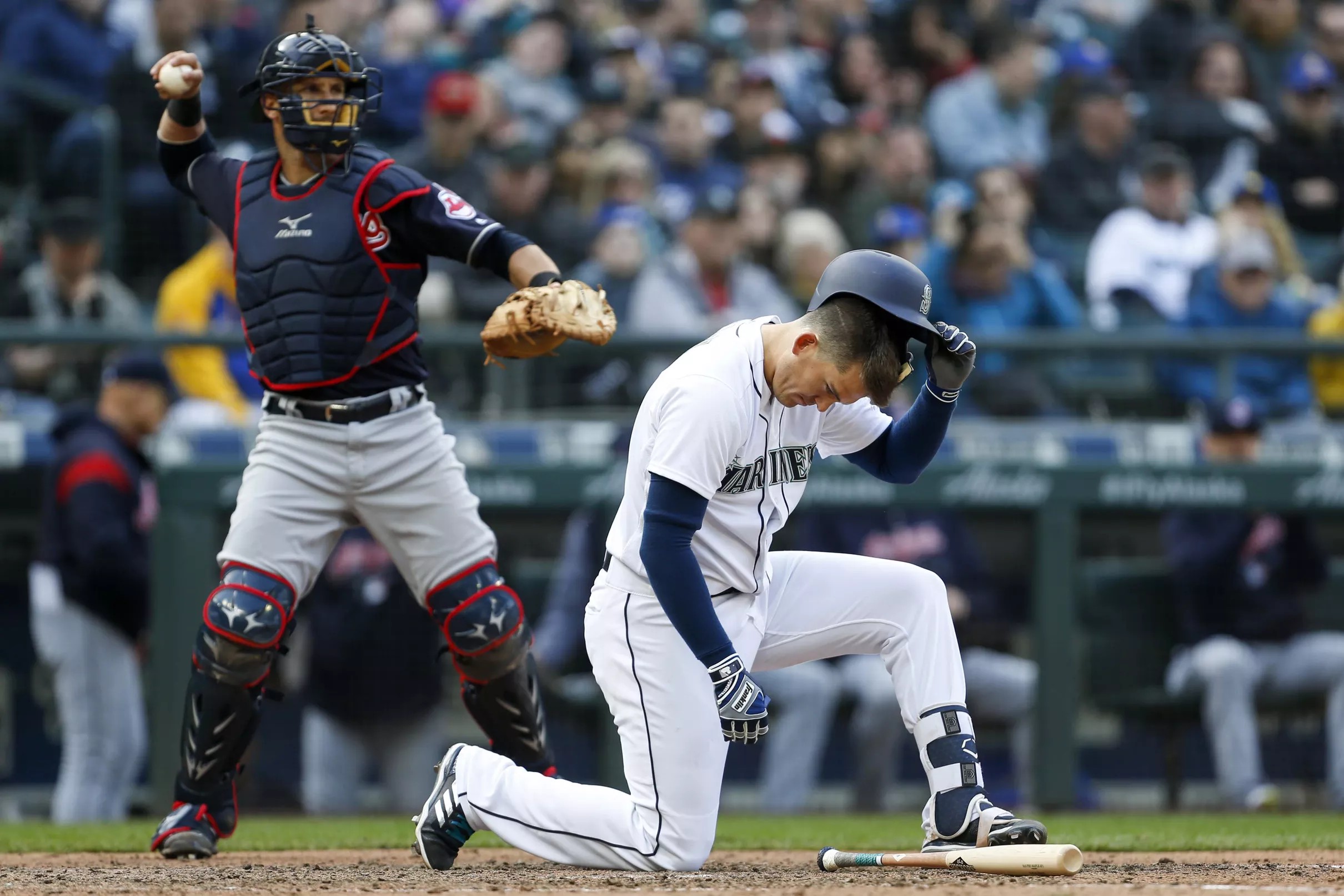 Mariners fall out of first place, season probably over