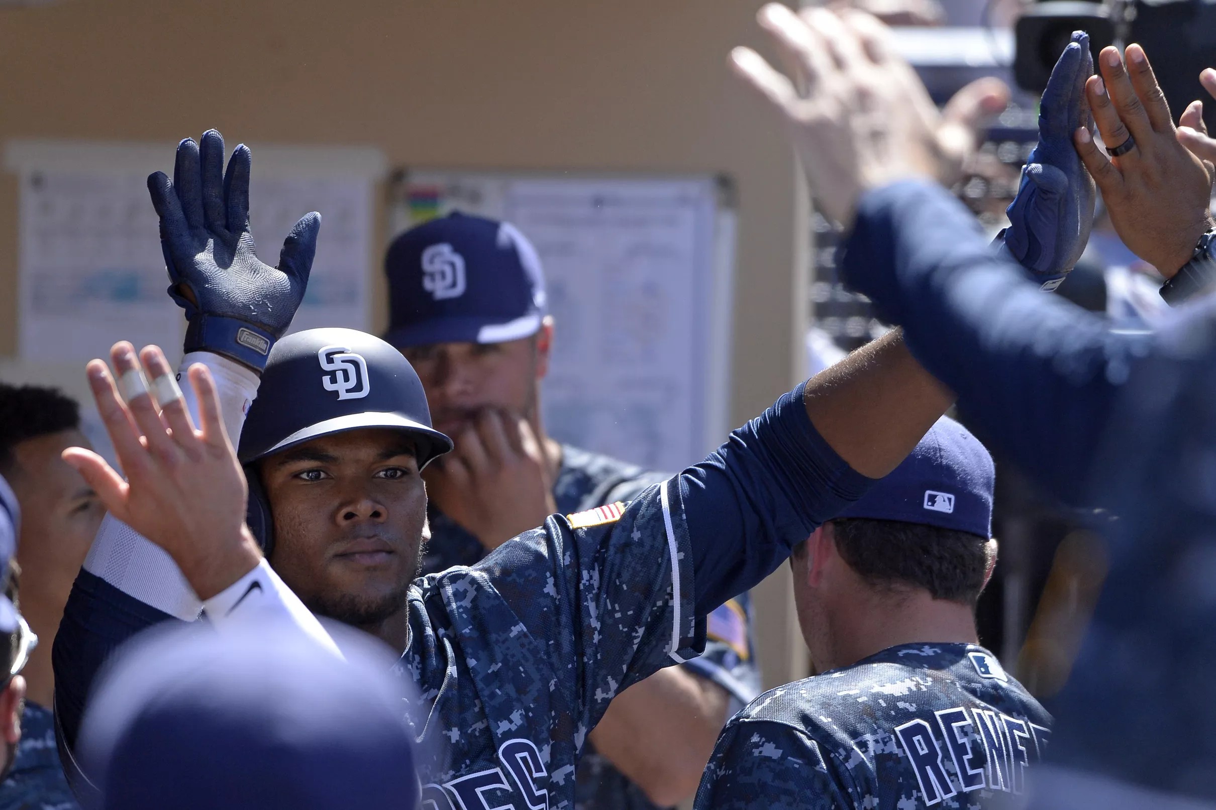 Giants' Offensive Failure: The Padres Feast On A Sluggish Team - 03u3f05
