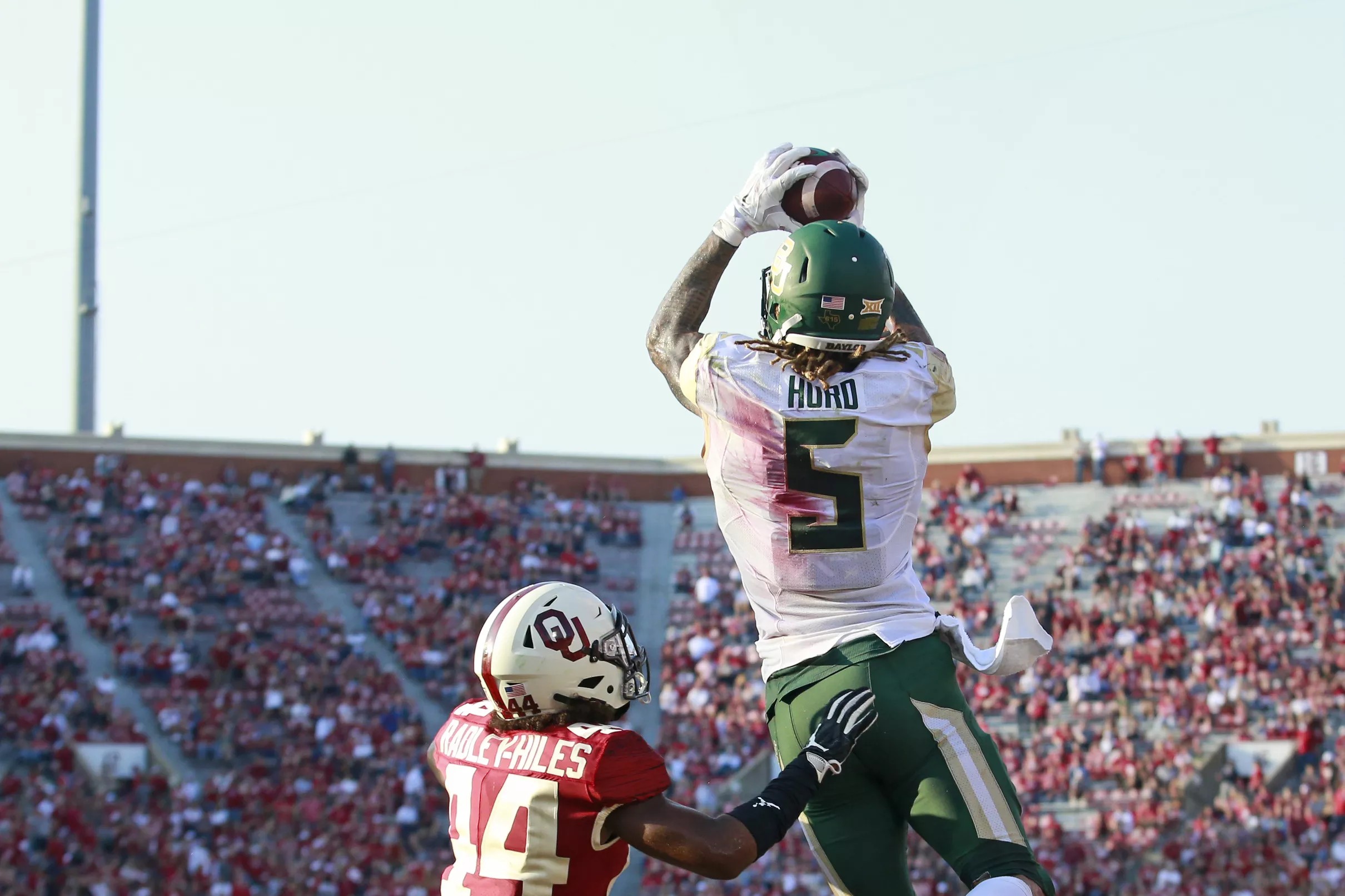 49ers announce signings of five draft picks and 10 undrafted free agents.