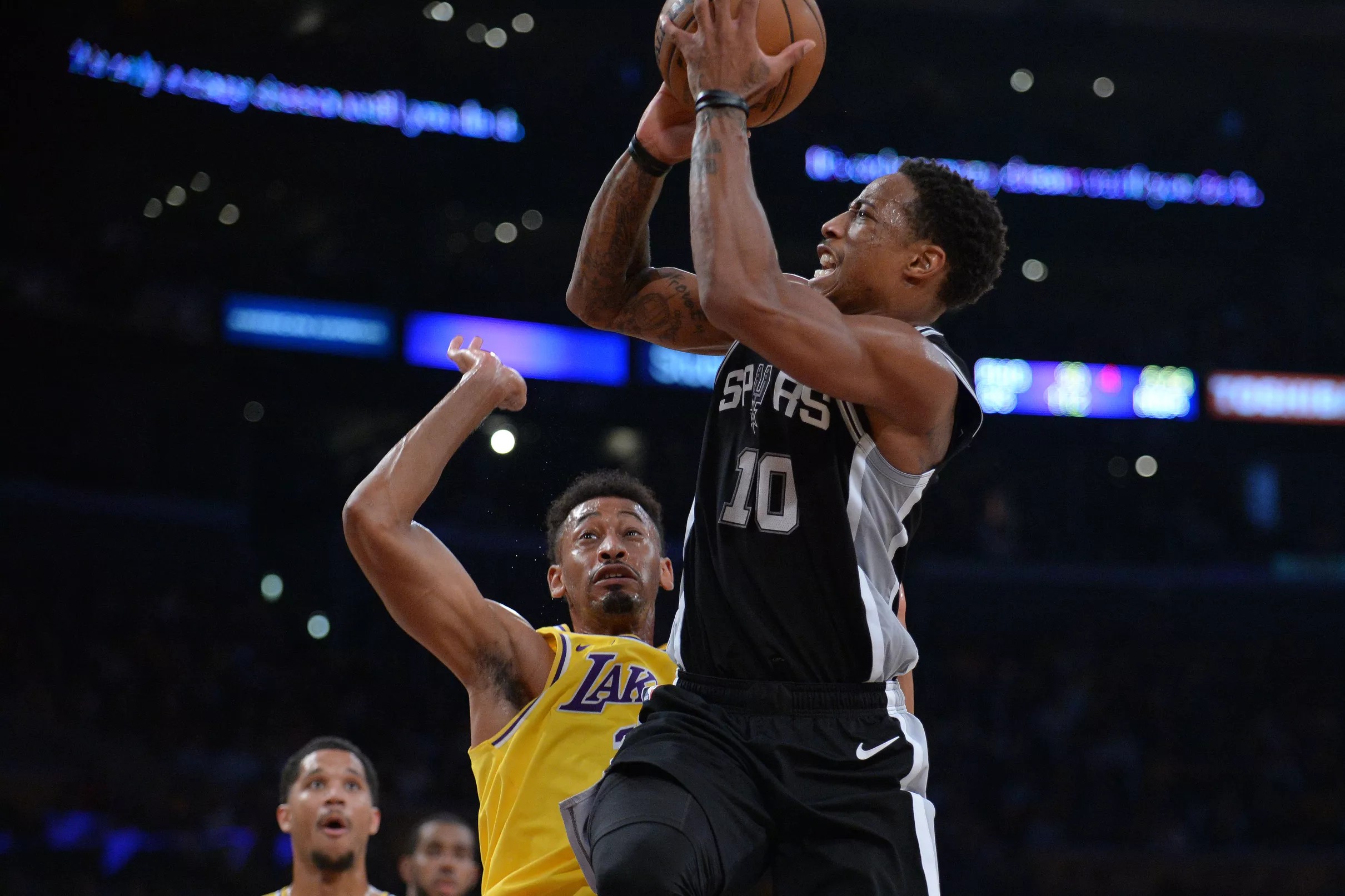 Spurs win a thriller vs the Lakers in overtime, with both teams trading 