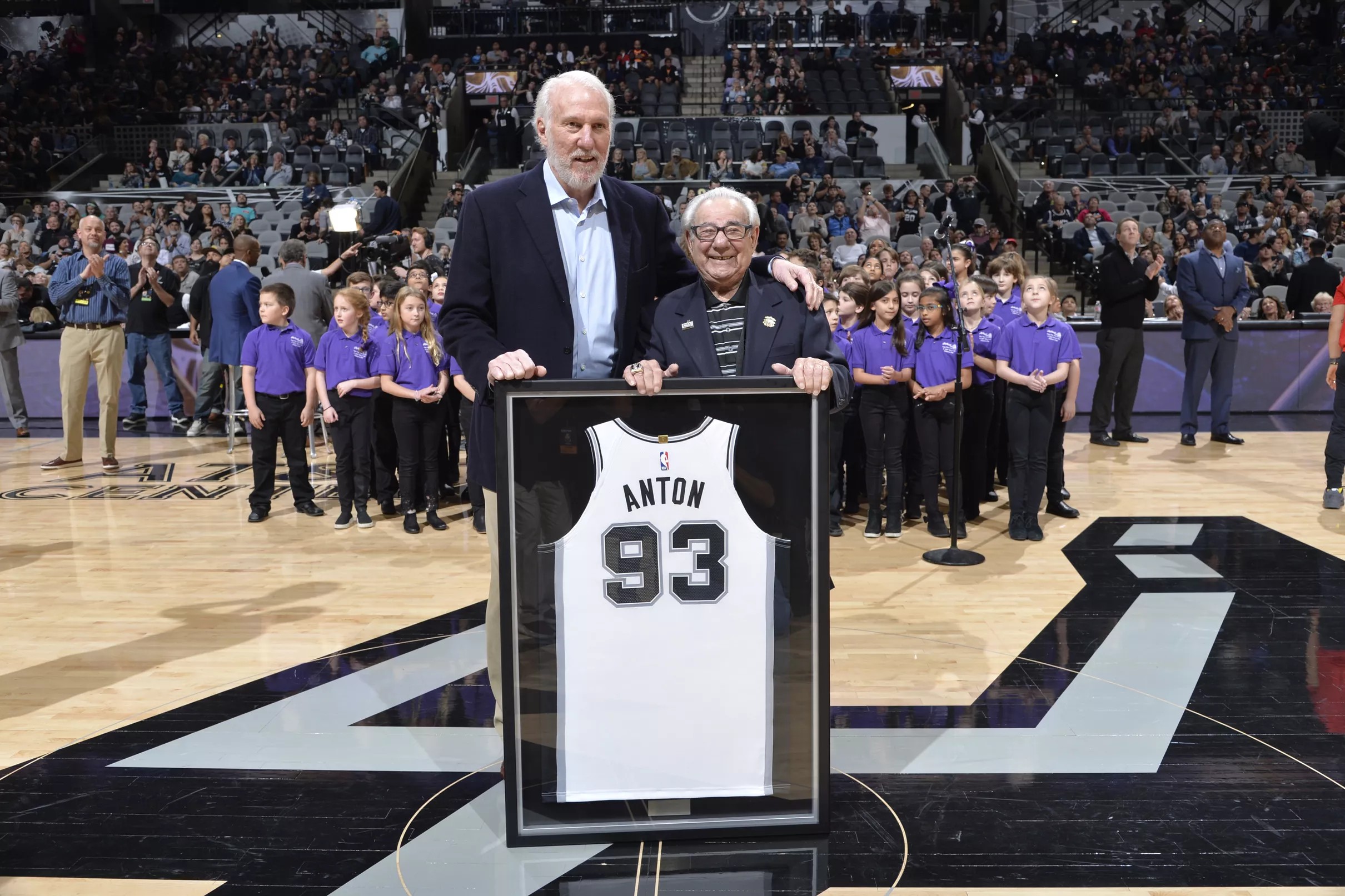 the-spurs-longest-tenured-employee-pete-anton-has-passed-away