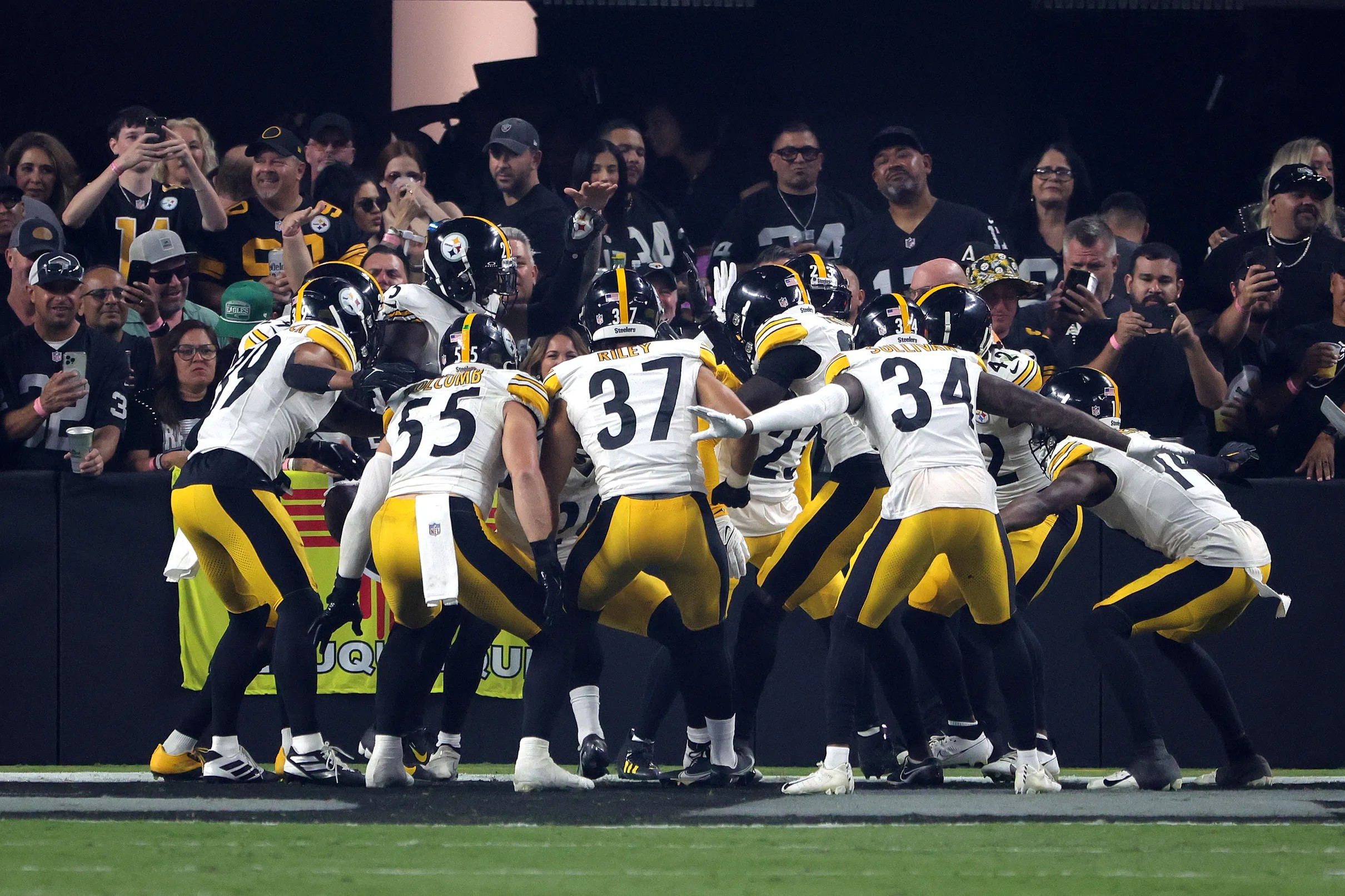 Houston Texans vs. Pittsburgh Steelers Notebook: Houston Dominates On Both  Sides - Sports Illustrated Houston Texans News, Analysis and More