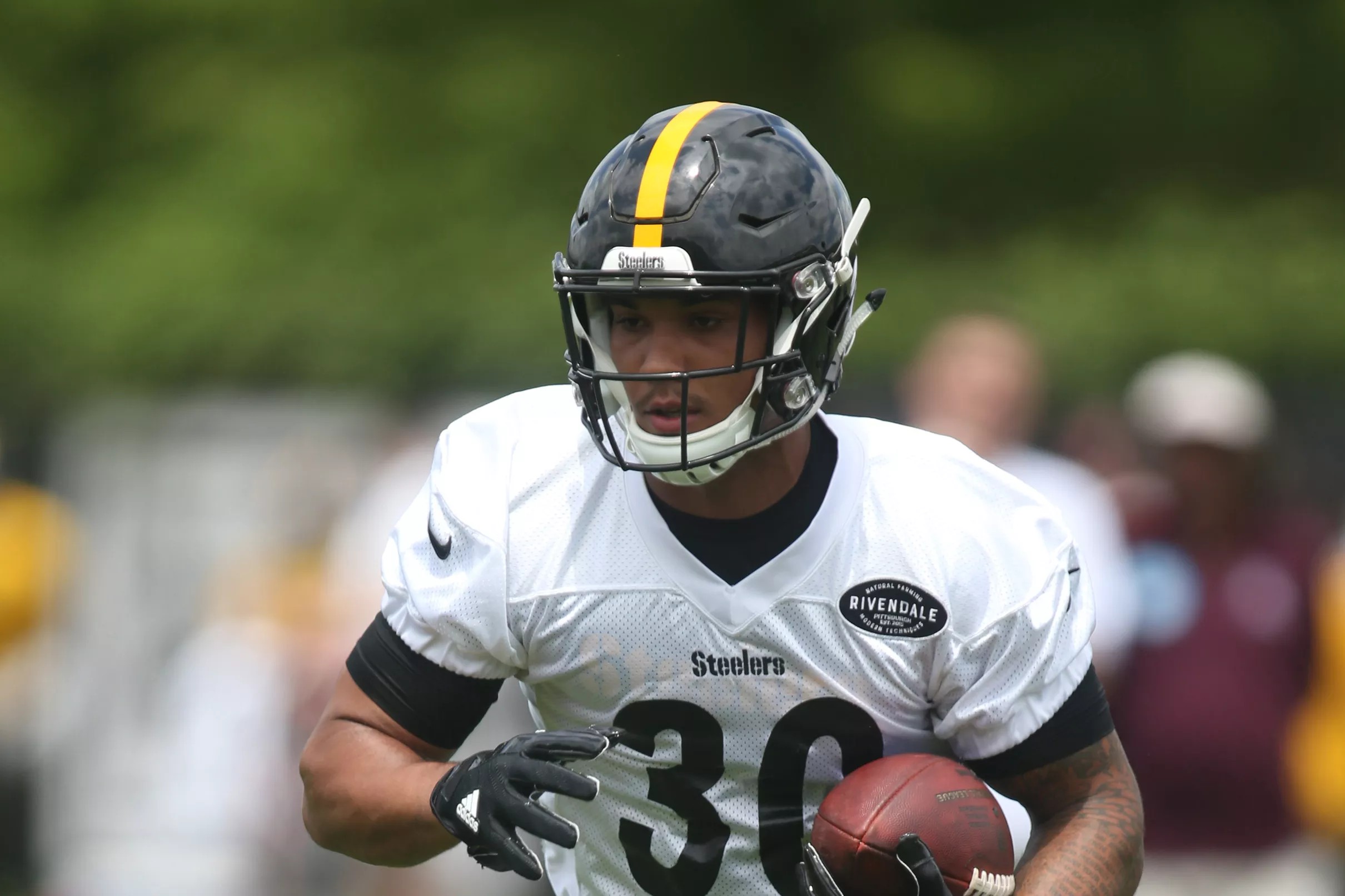 James Conner shows off his newandimproved physique heading into the