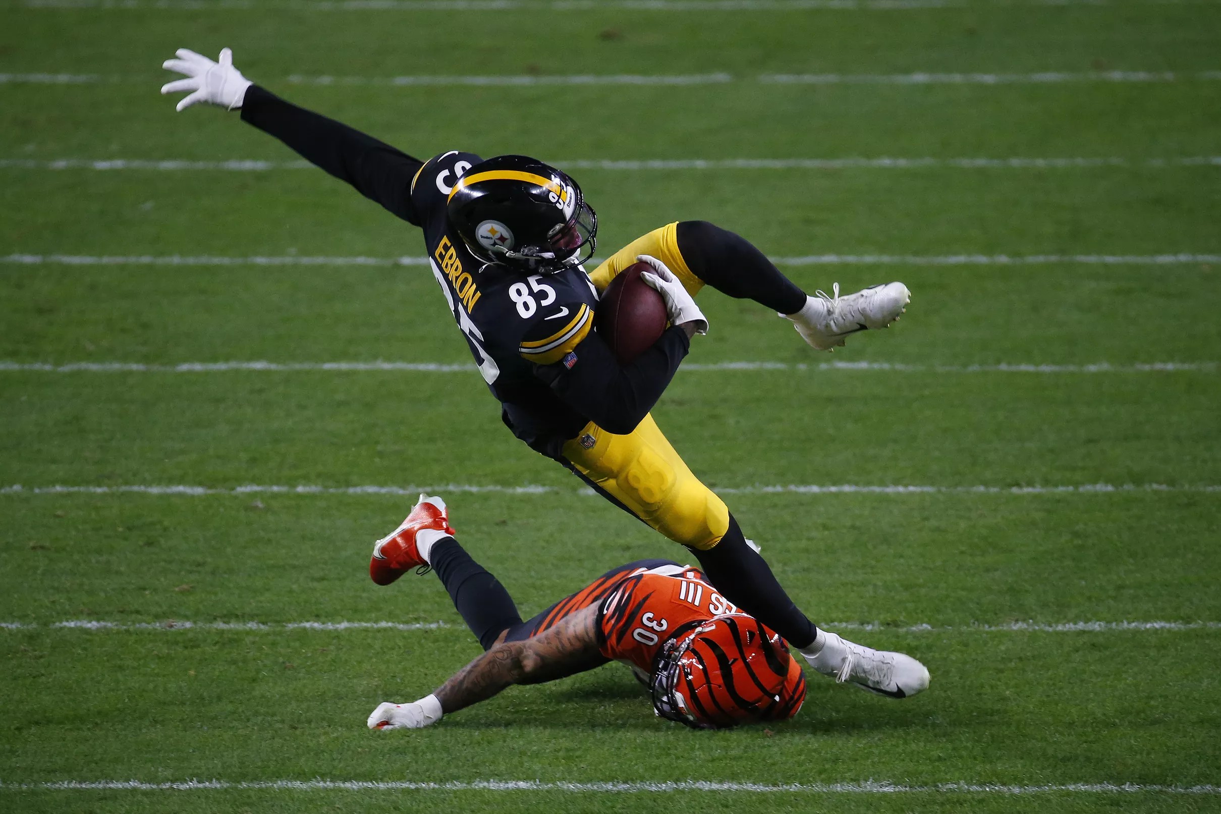 Steelers Sustain Multiple Injuries In The First Half Of Week 15 Vs. The ...