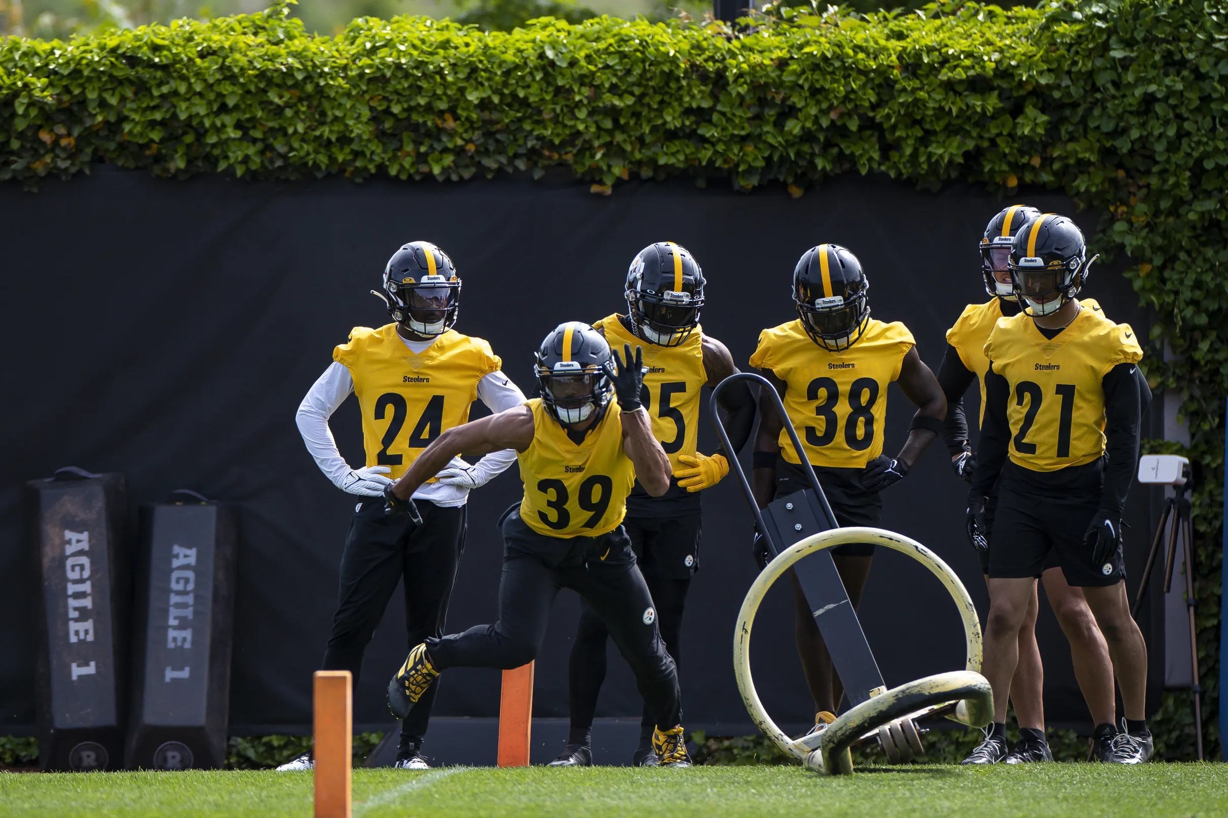 Steelers 2022 Training Camp Tracker See the players reporting for Day 1