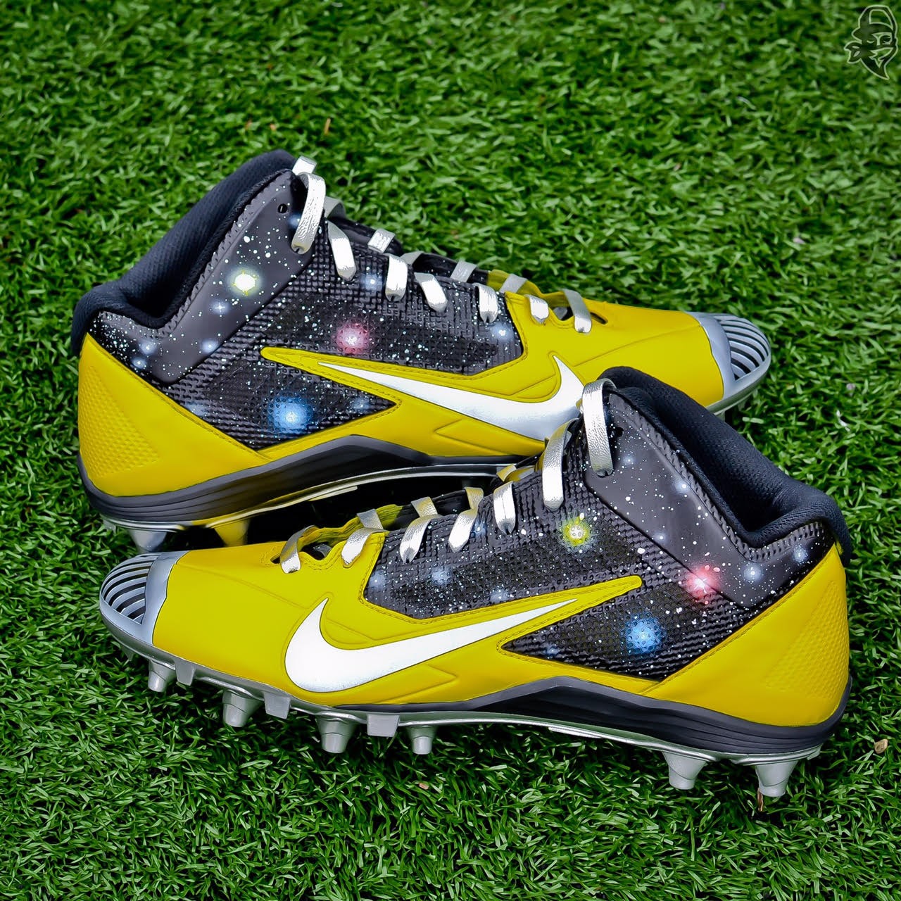 brown baseball cleats