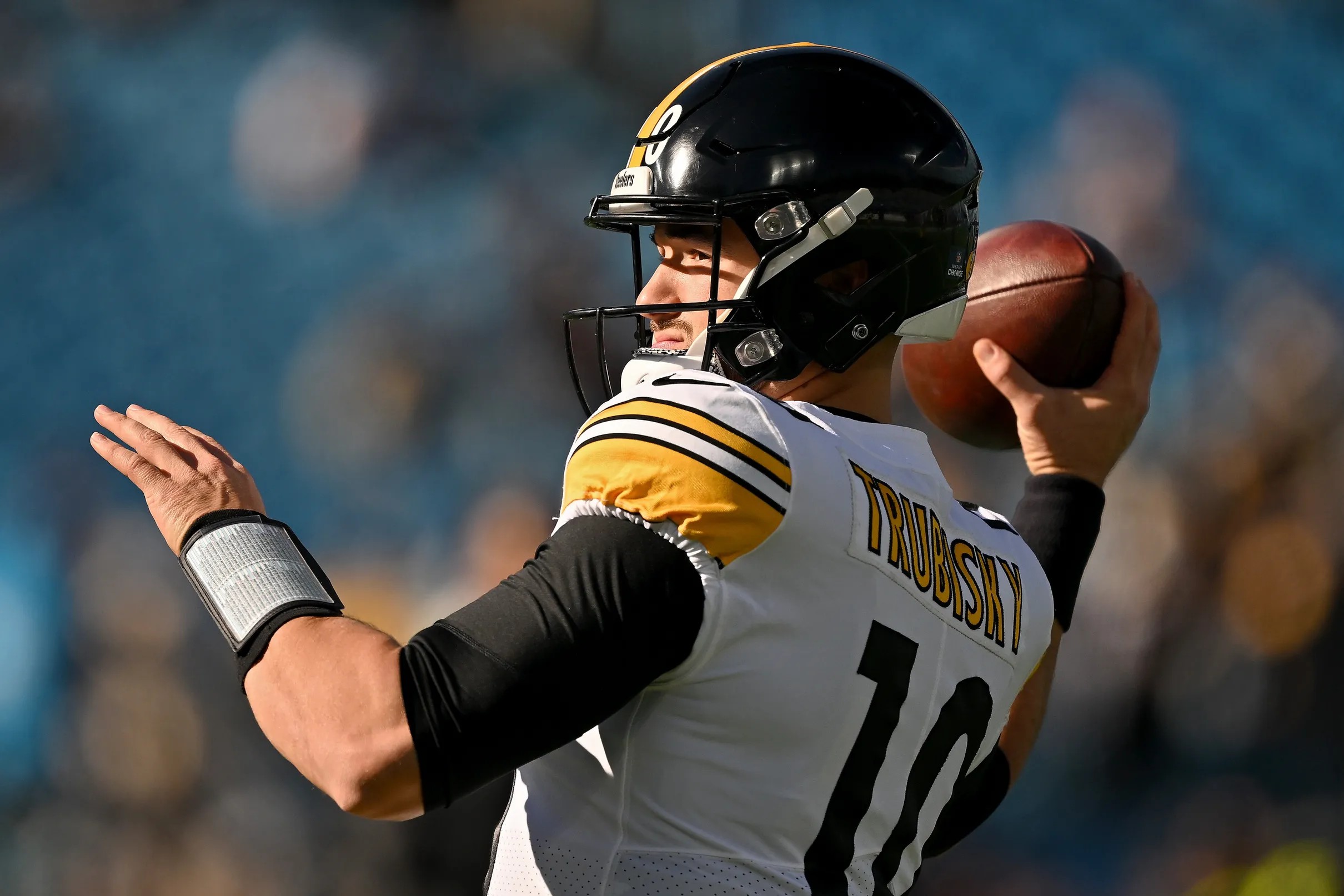 Steelers officially announce a new 3year contract for Mitch Trubisky