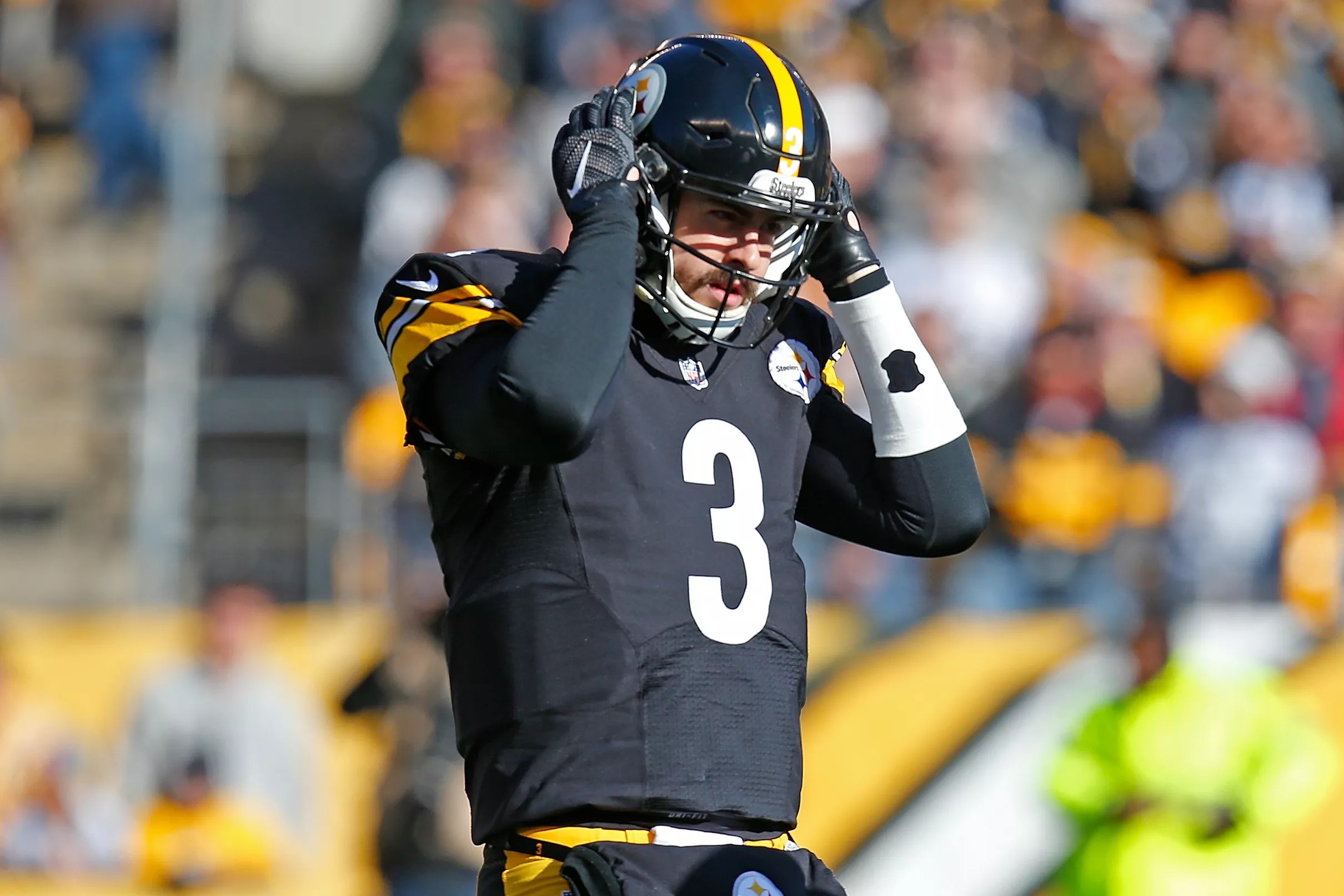 Former Steelers backup QB Landry Jones lands with Raiders