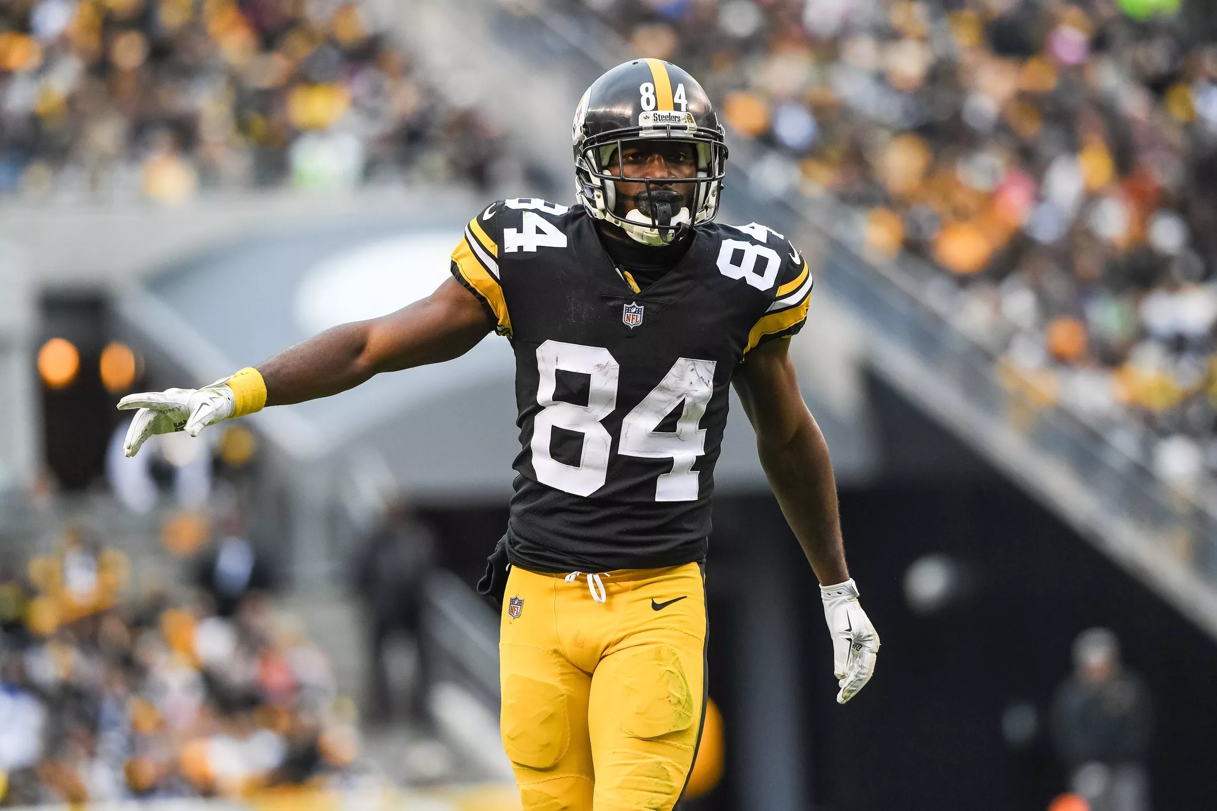 antonio-brown-rightfully-refuses-to-discuss-rumors-having-the-sickle-cell-trait