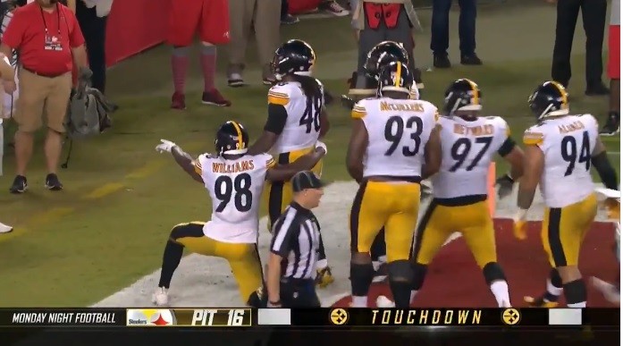 Steelers Hang On For First Victory, Beat Buccaneers 30-27