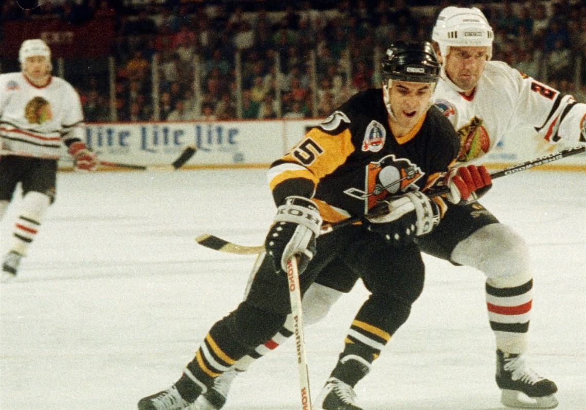 Kevin Stevens helping coach at Penguins development camp